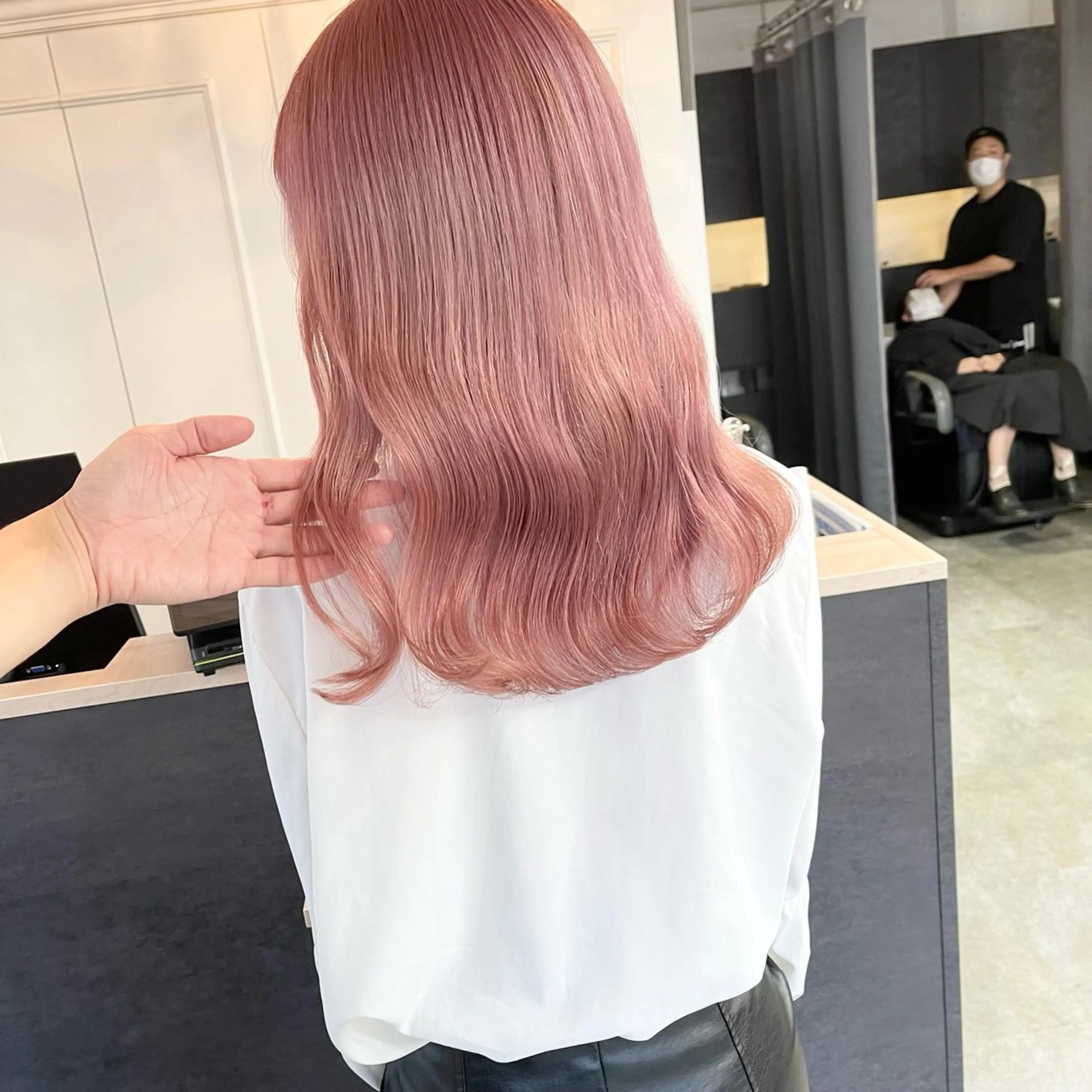 セミロング カラー 透明感カラー 髪質改善 カット ヘアカラー トリートメント CALAMARI所属・【渋谷で人気】艶髪× 髪質改善/ツヤカラーのヘアスタイル
