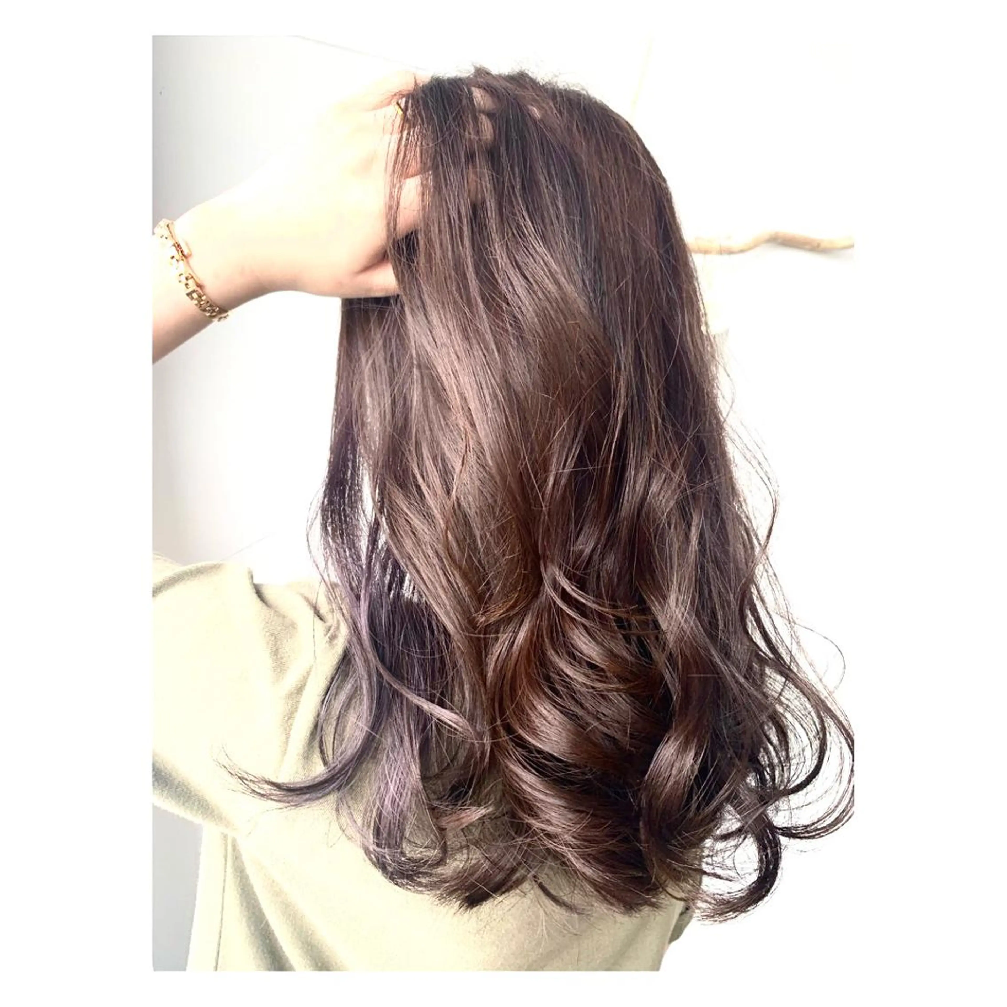 セミロング カラー RINKA 琳茄のヘアスタイル