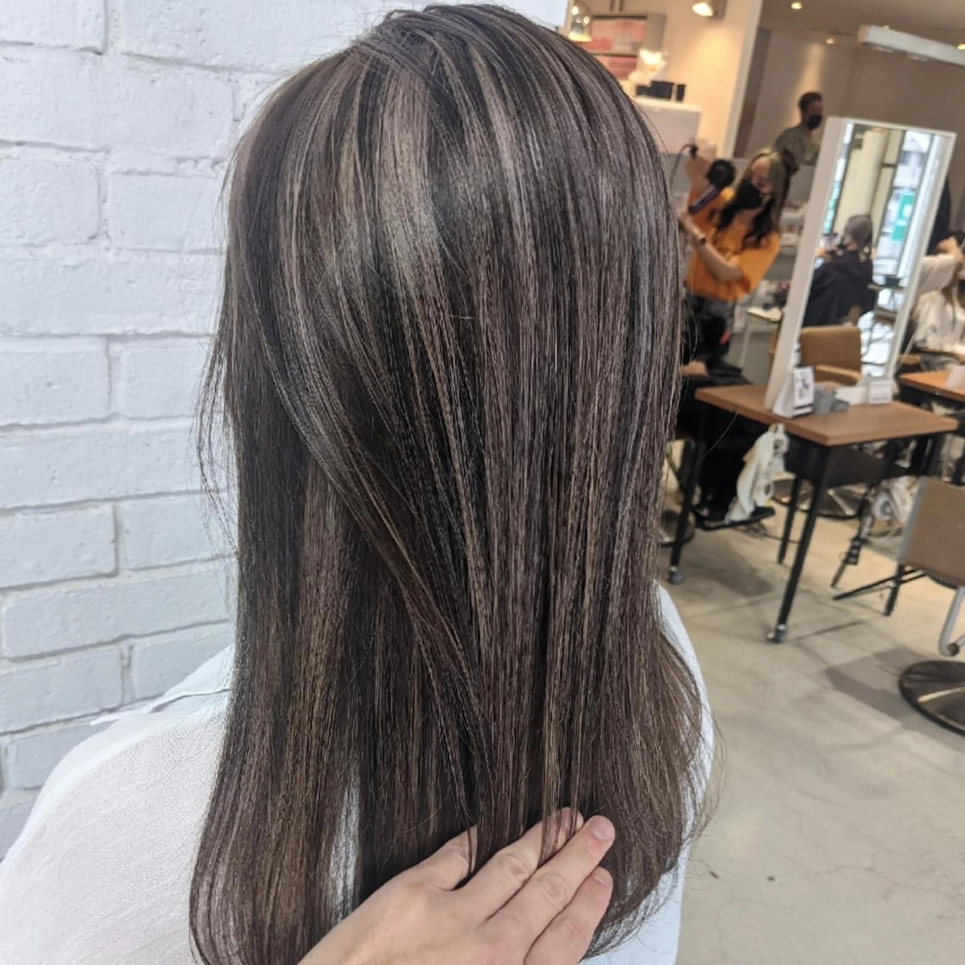 ロング ハイライト カット ヘアカラー トリートメント nameless髪質 改善ブリーチ心斎橋のヘアスタイル