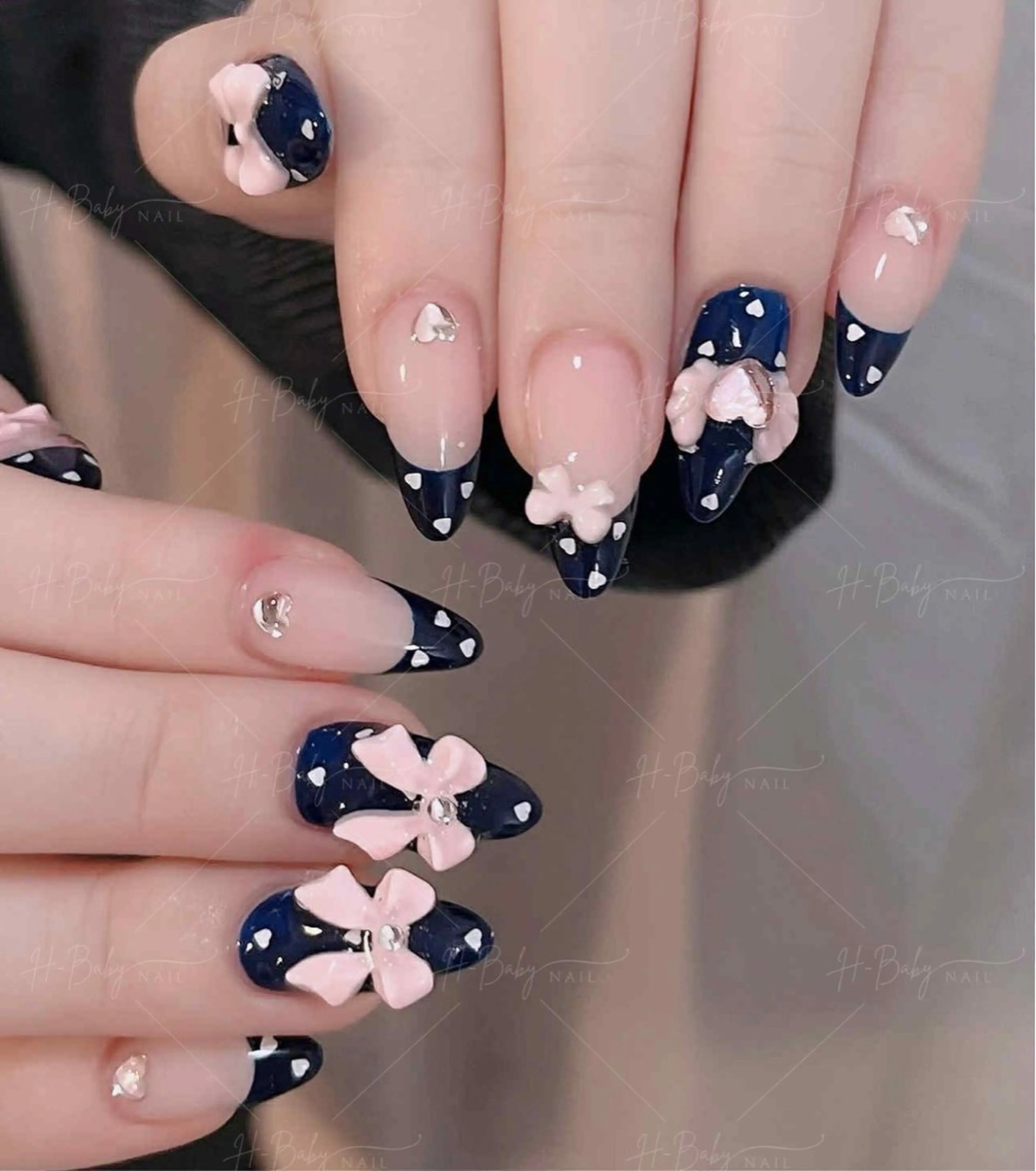 ネイル オーロラネイル フレンチネイル ジェルネイル ハロウィン キラキラネイル H.baby Nail Salonのネイルデザイン