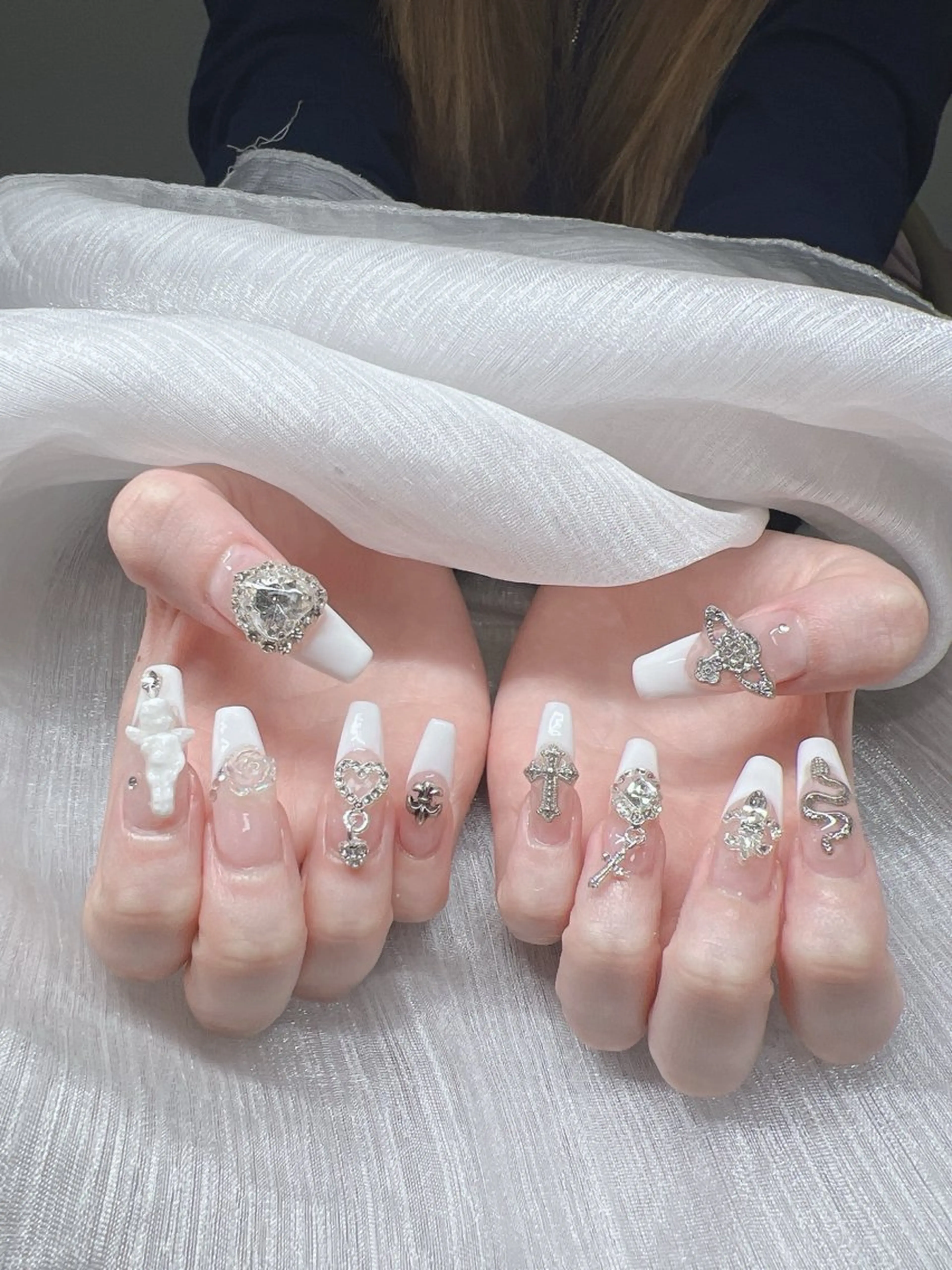 ネイル オーロラネイル チークネイル 長さ出し フットネイル フレンチネイル ハンドネイル Lee Nails チップ長さだし専門店のネイルデザイン