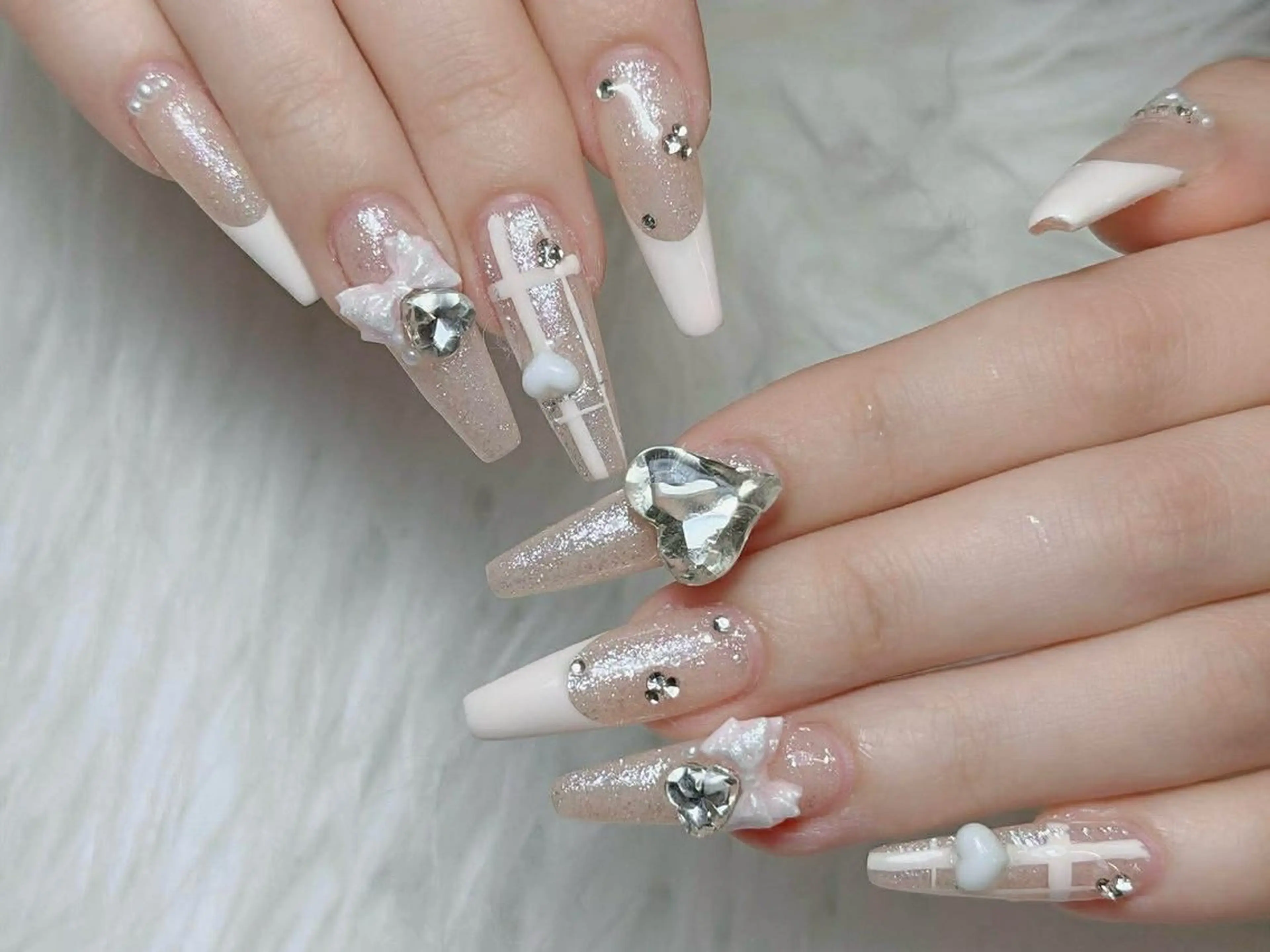 ネイル オーロラネイル チークネイル フットネイル フレンチネイル 韓国ネイル ハンドネイル Lumi Nailのネイルデザイン