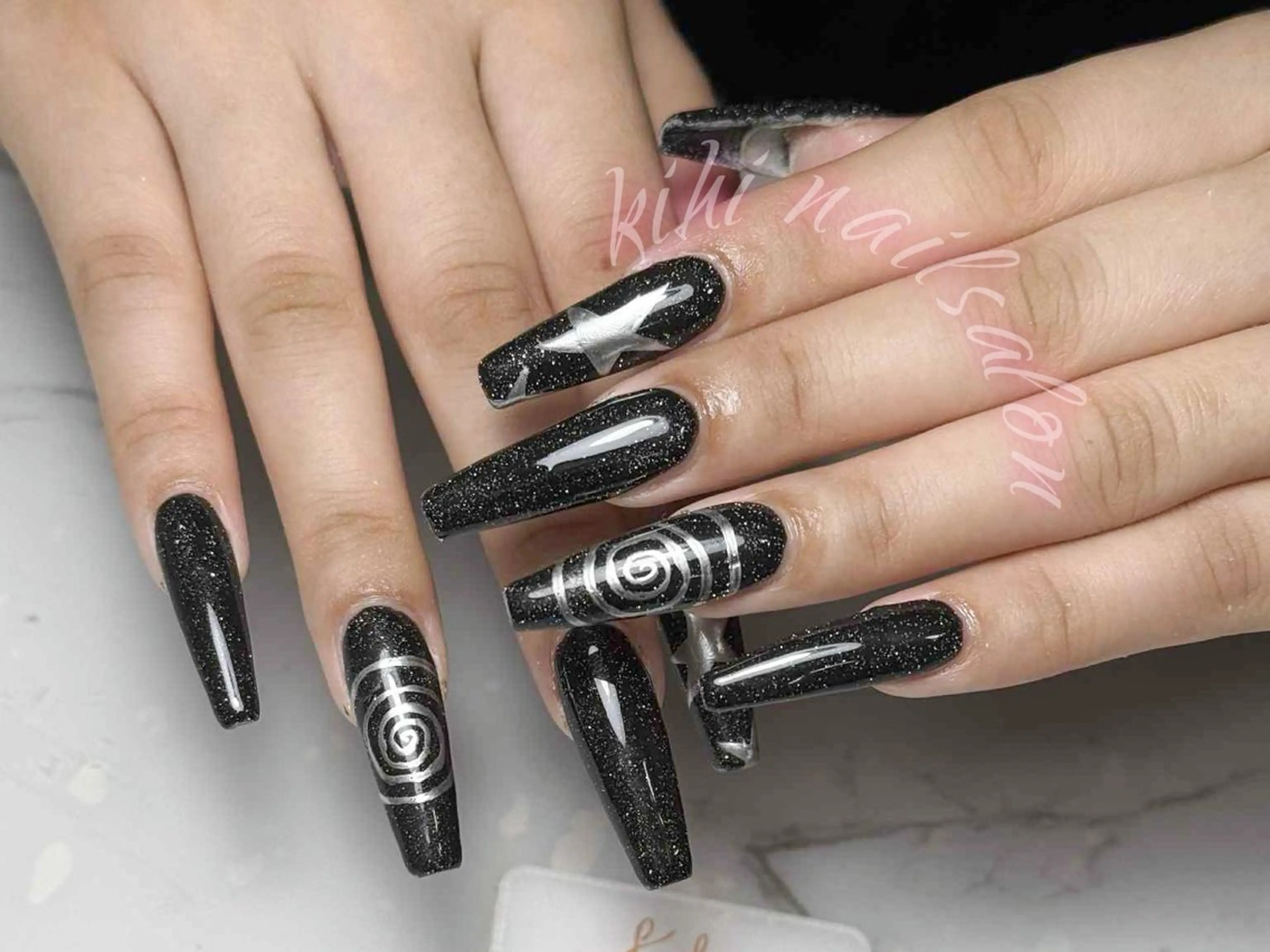 ネイル アートネイル フレンチネイル ジェルネイル グラデーション 韓国ネイル ハンドネイル 💕鈴木ユリ パラジェル/オフ無料のネイルデザイン