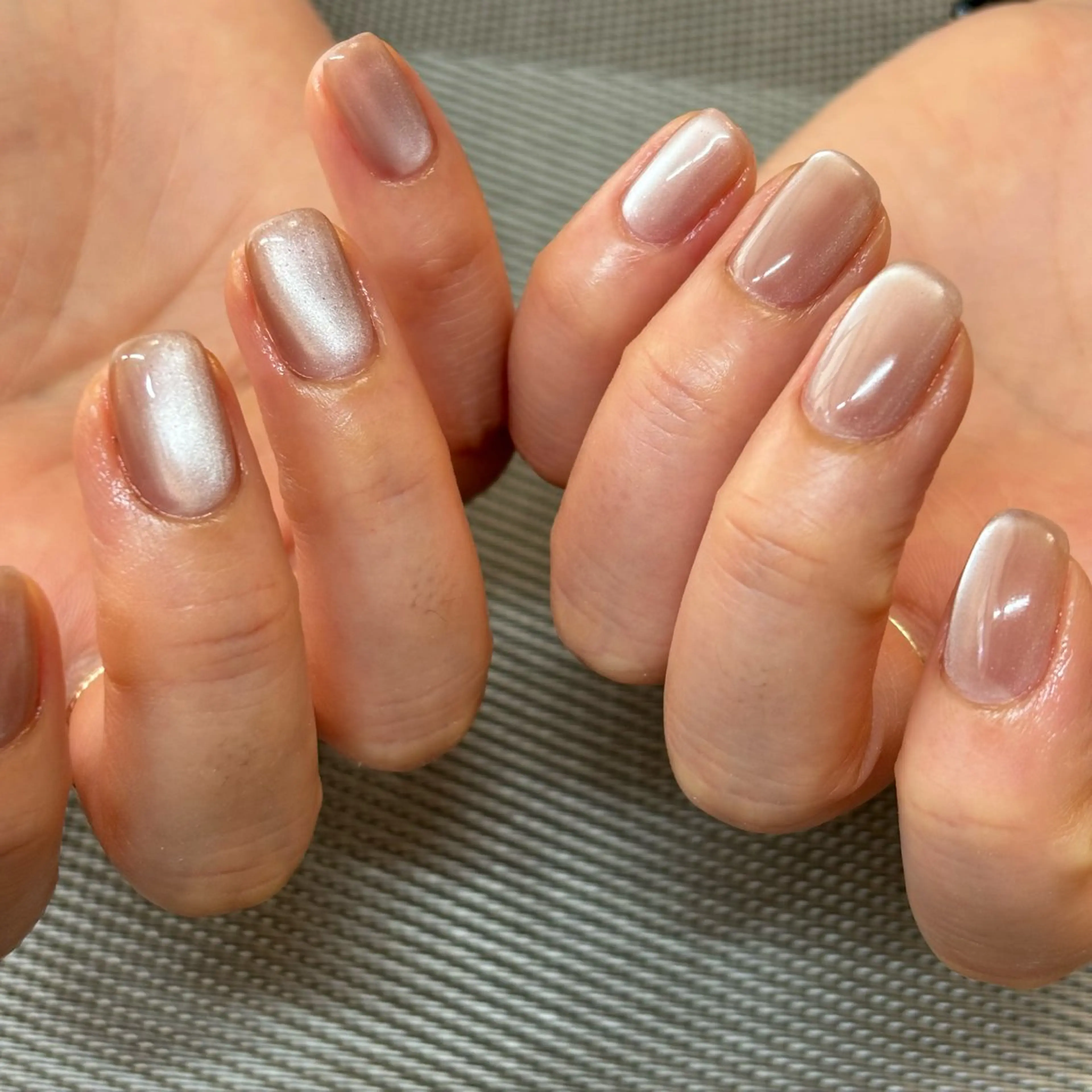 ネイル 氷ネイル・うるうるネイル マグネットネイル ワンカラーネイル ハンドネイル MiRanda Nail所属・MiRanda 保坂 舞のネイルデザイン