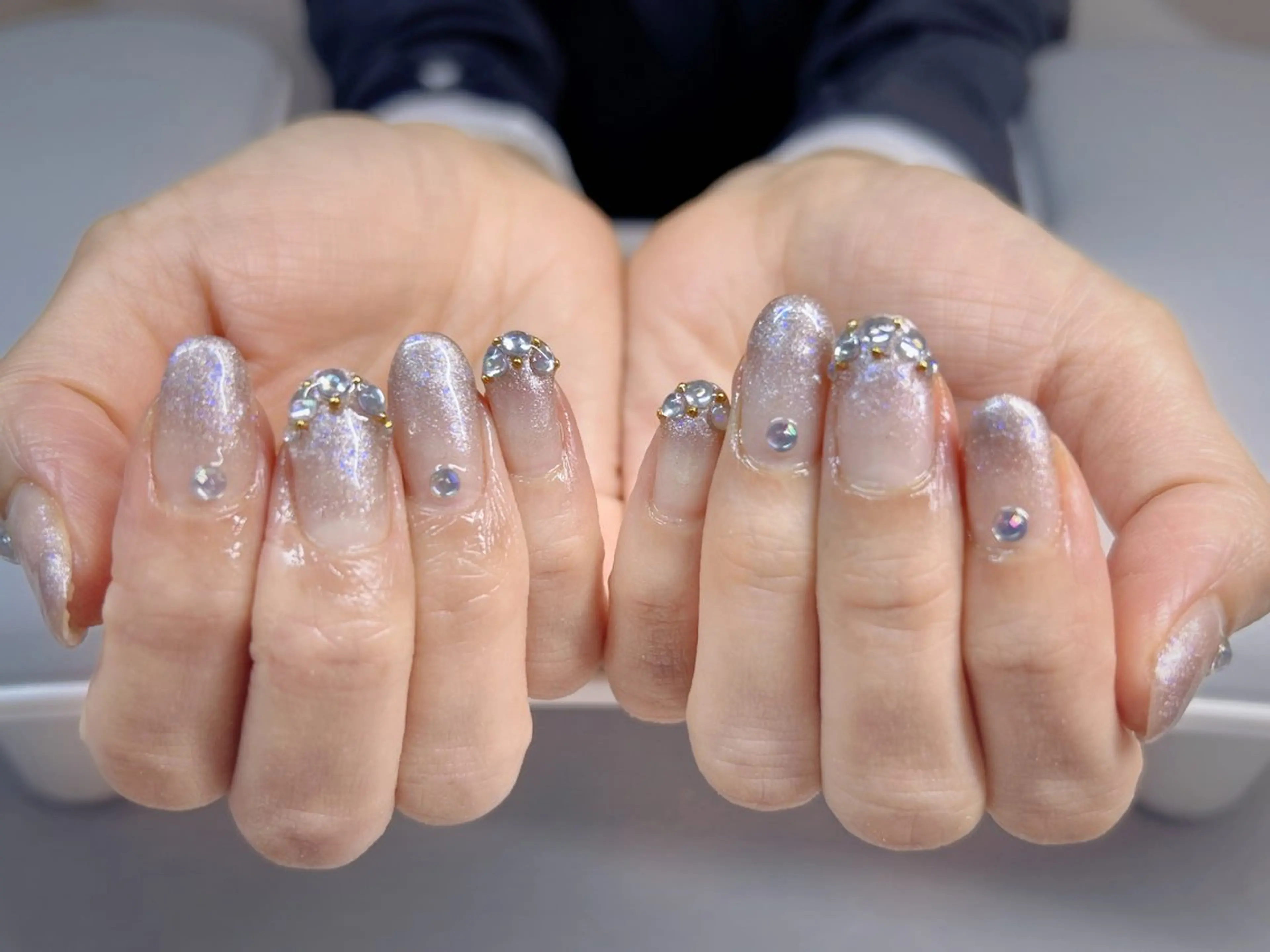 ネイル グラデーション キラキラネイル ラメ(グリッター) ラメグラデーション ストーンネイル ハンドネイル 覚王山/池下/名古屋 Nachan🌸のネイルデザイン