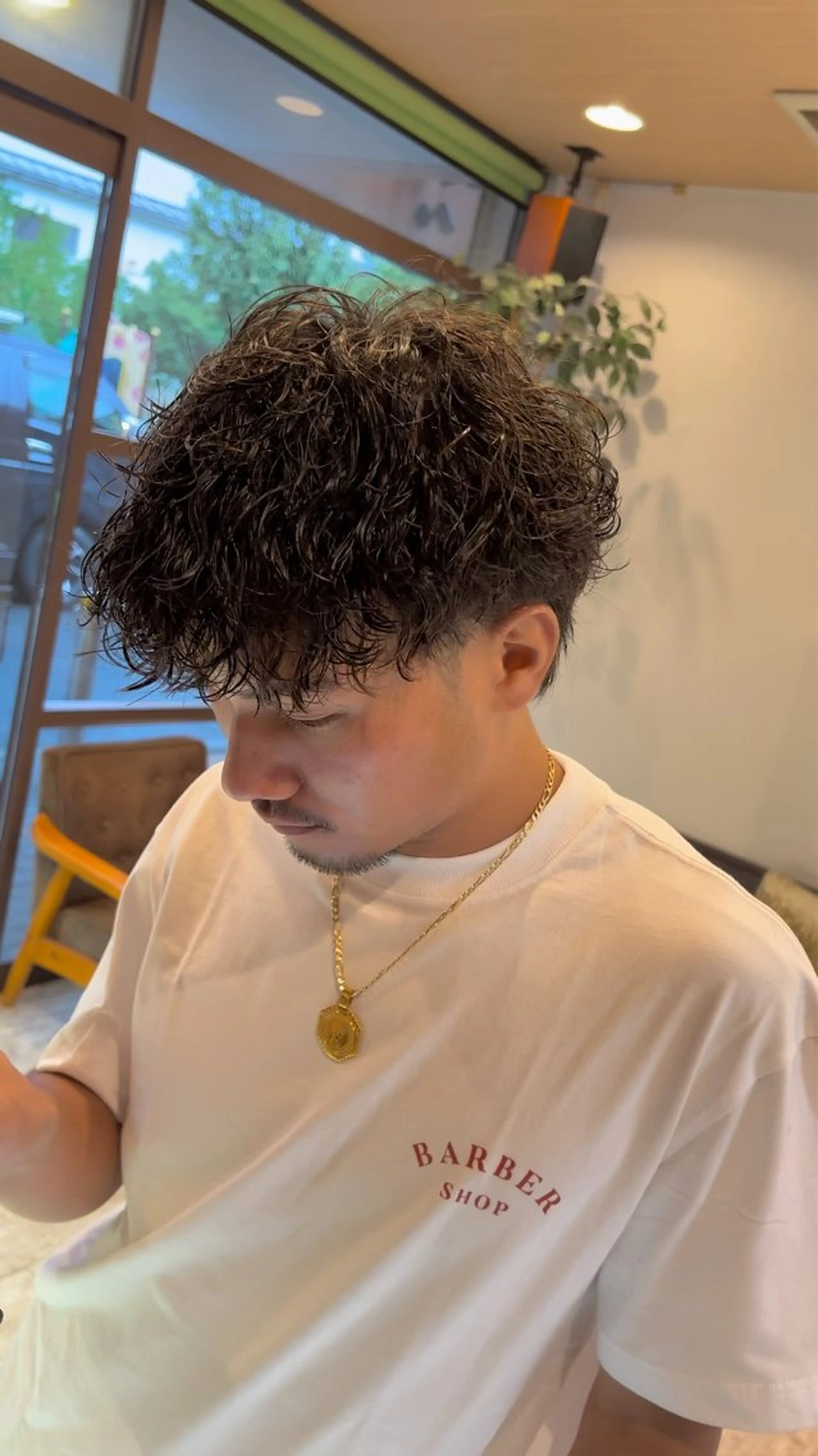 ショート メンズ メンズパーマ 波巻きパーマ メンズ曲がる 縮毛矯正/駅徒歩4分のヘアスタイル