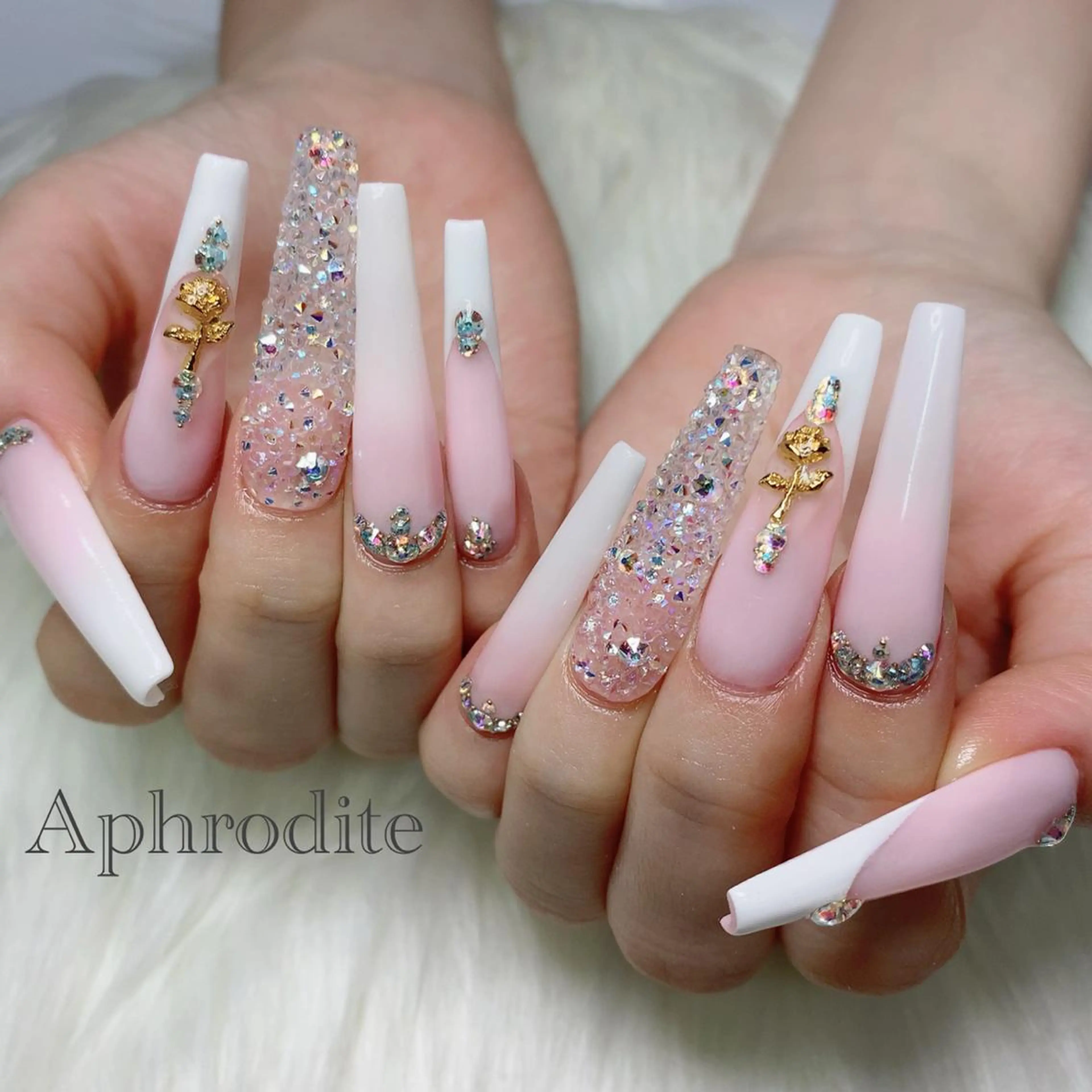 ネイル Aphrodite パラジェル認定サロンのネイルデザイン