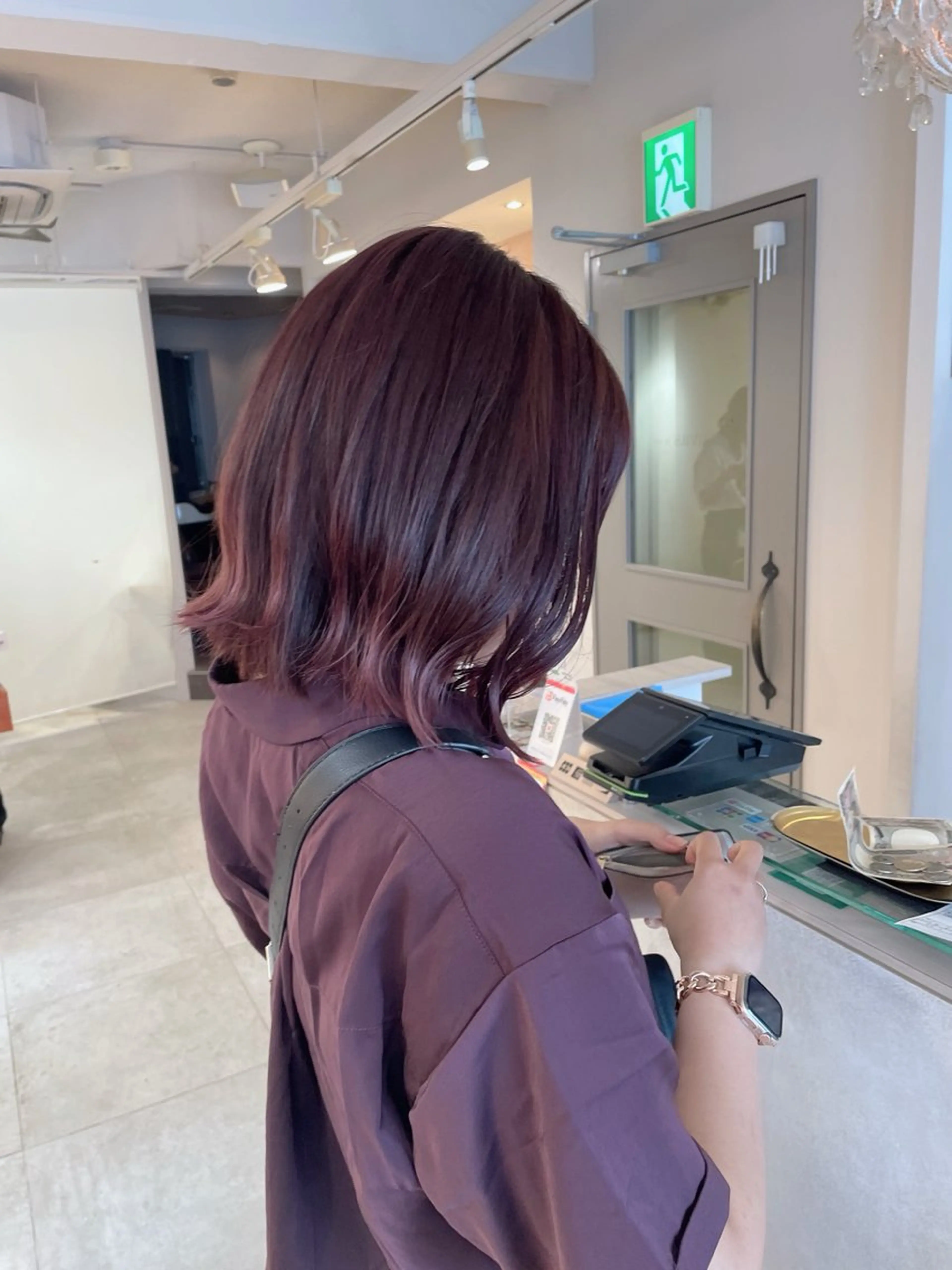 ミディアム カラー ブリーチ ラベンダーカラー ラベンダーピンク ピンクカラー カット ヘアカラー トリートメント 切りっぱなしボブ ソノキユウカのヘアスタイル