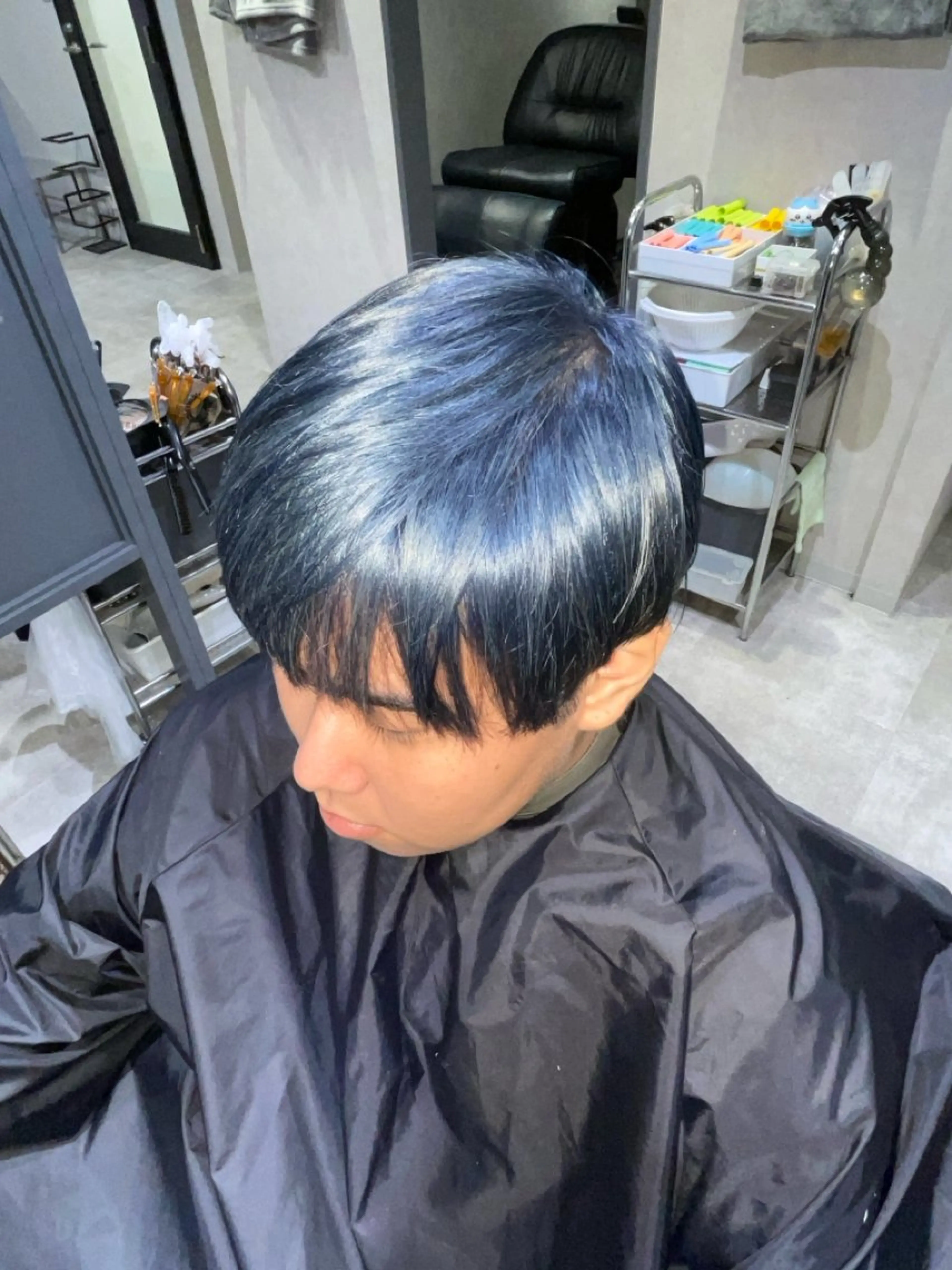 カラー メンズ メンズハイトーン メンズ韓国風 ブルーカラー ハイトーンカラー EXCIA北梅田店所属・q qのヘアスタイル