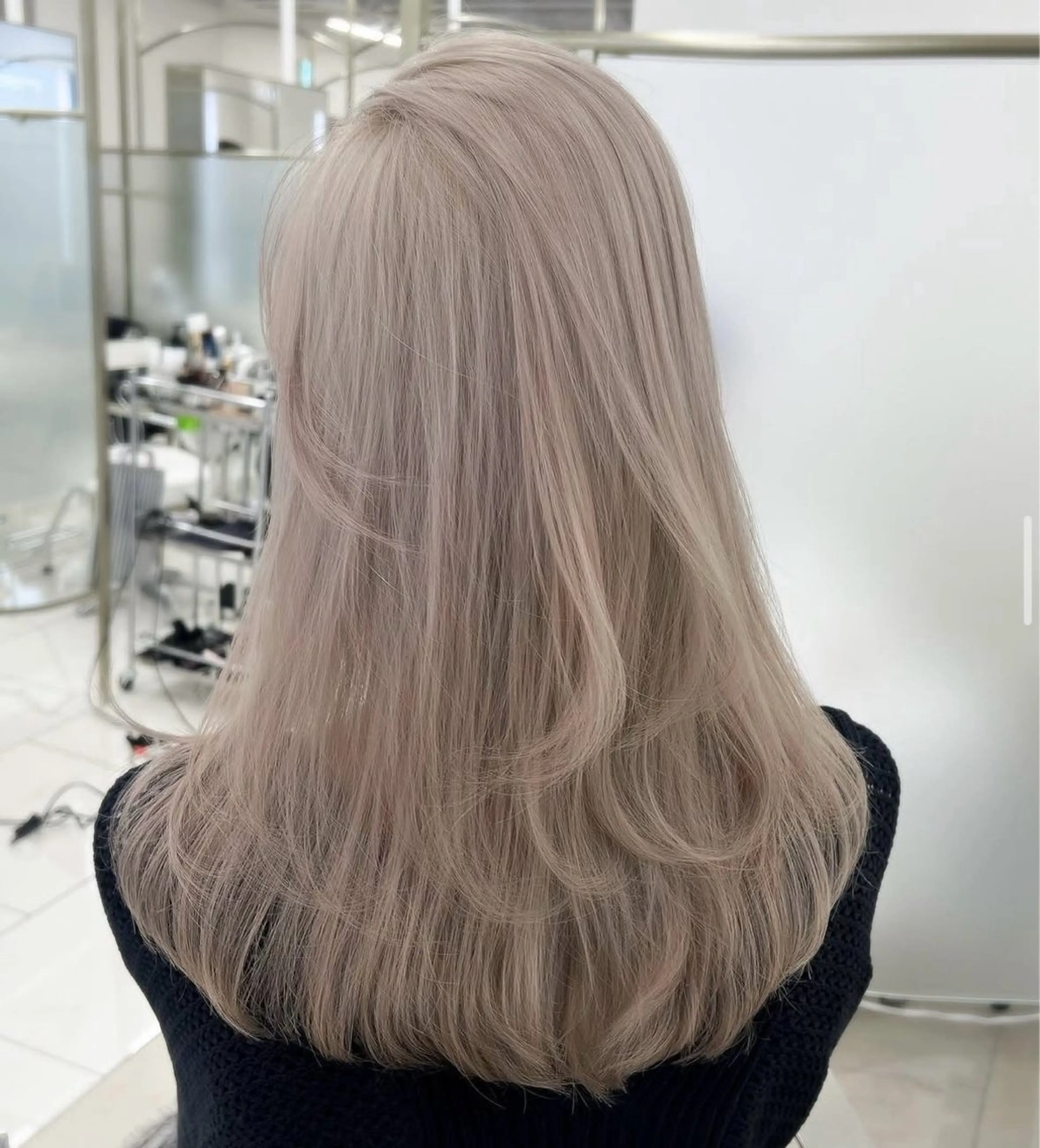 ロング カラー ハイトーンカラー さつき/モテガーリー /透明感カラーのヘアスタイル