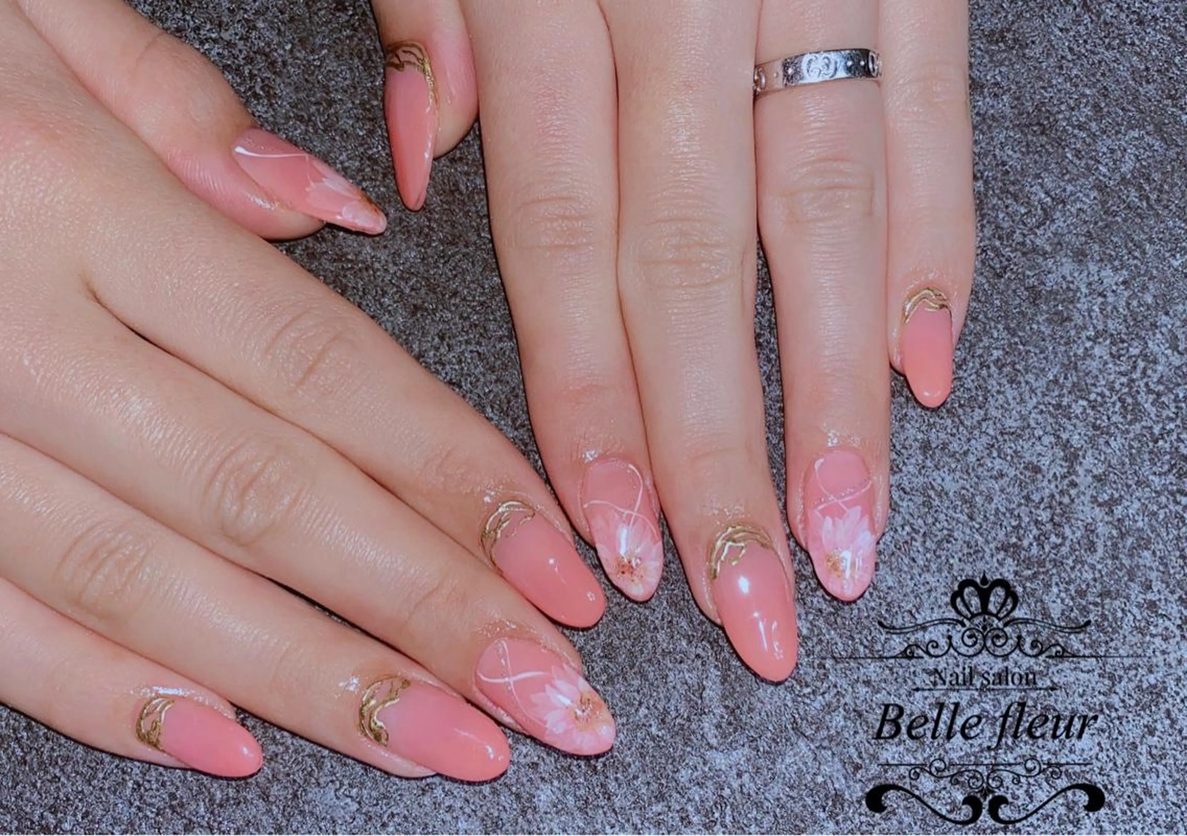 ミディアム Belle fleurのネイルデザイン
