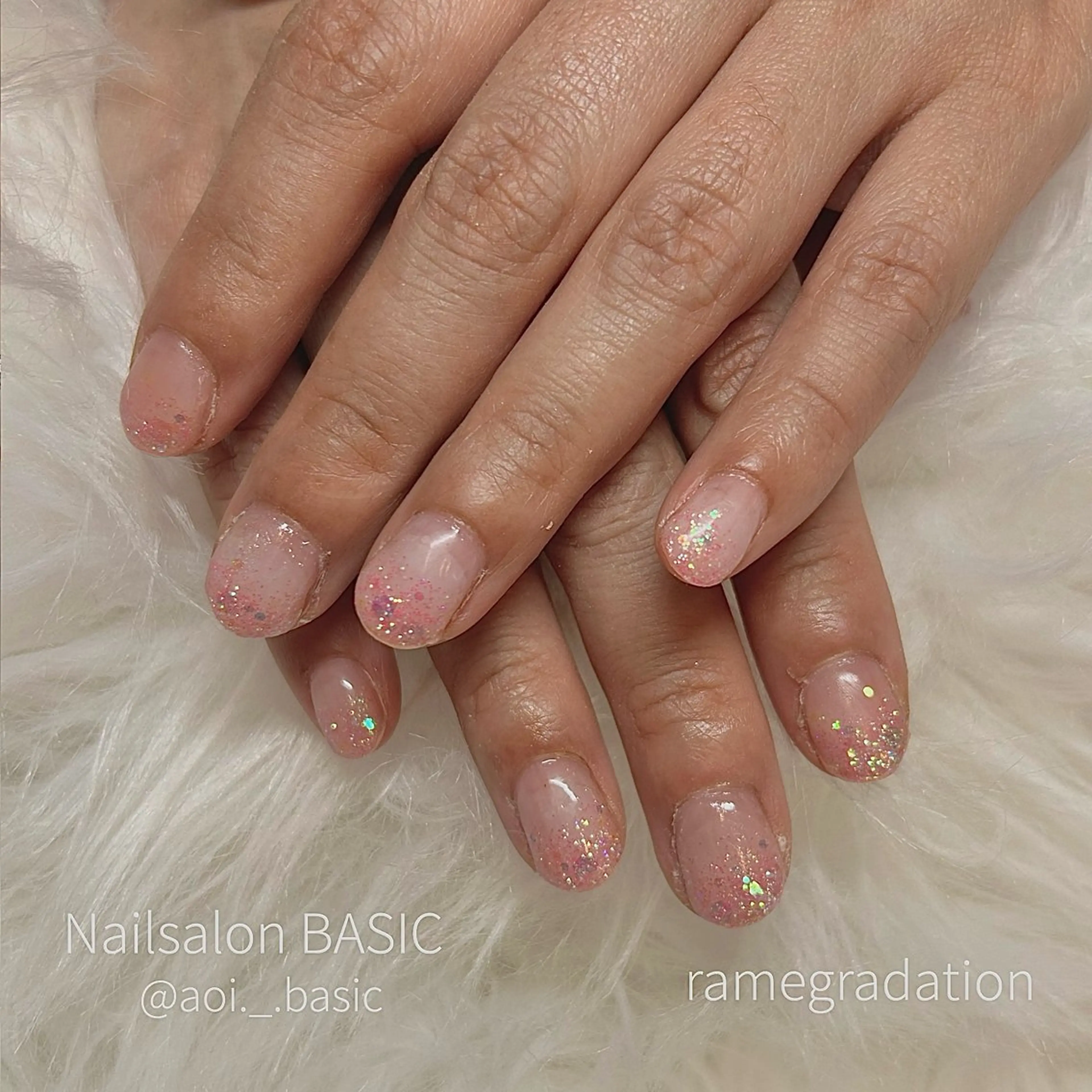 ネイル ラメ(グリッター) ラメグラデーション ピンク 春ネイル ハンドネイル Nail&Eye Basic 【パラジェル/パラスパ/パリジェンヌ】所属・BASIC麻布十番店 あおいのネイルデザイン