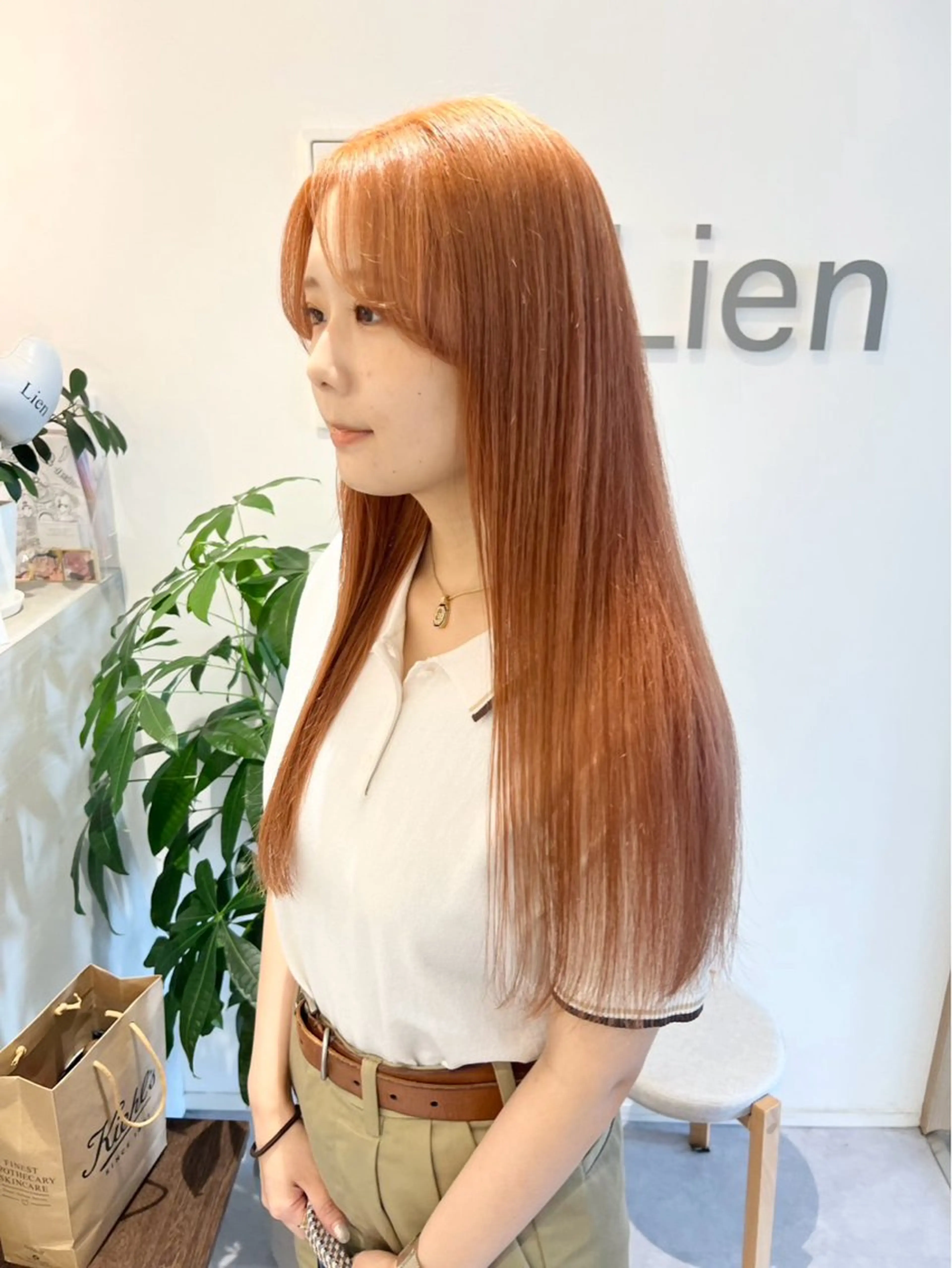 ロング カラー ブリーチ オレンジ 透明感カラー🫧 Lien.mihaのヘアスタイル