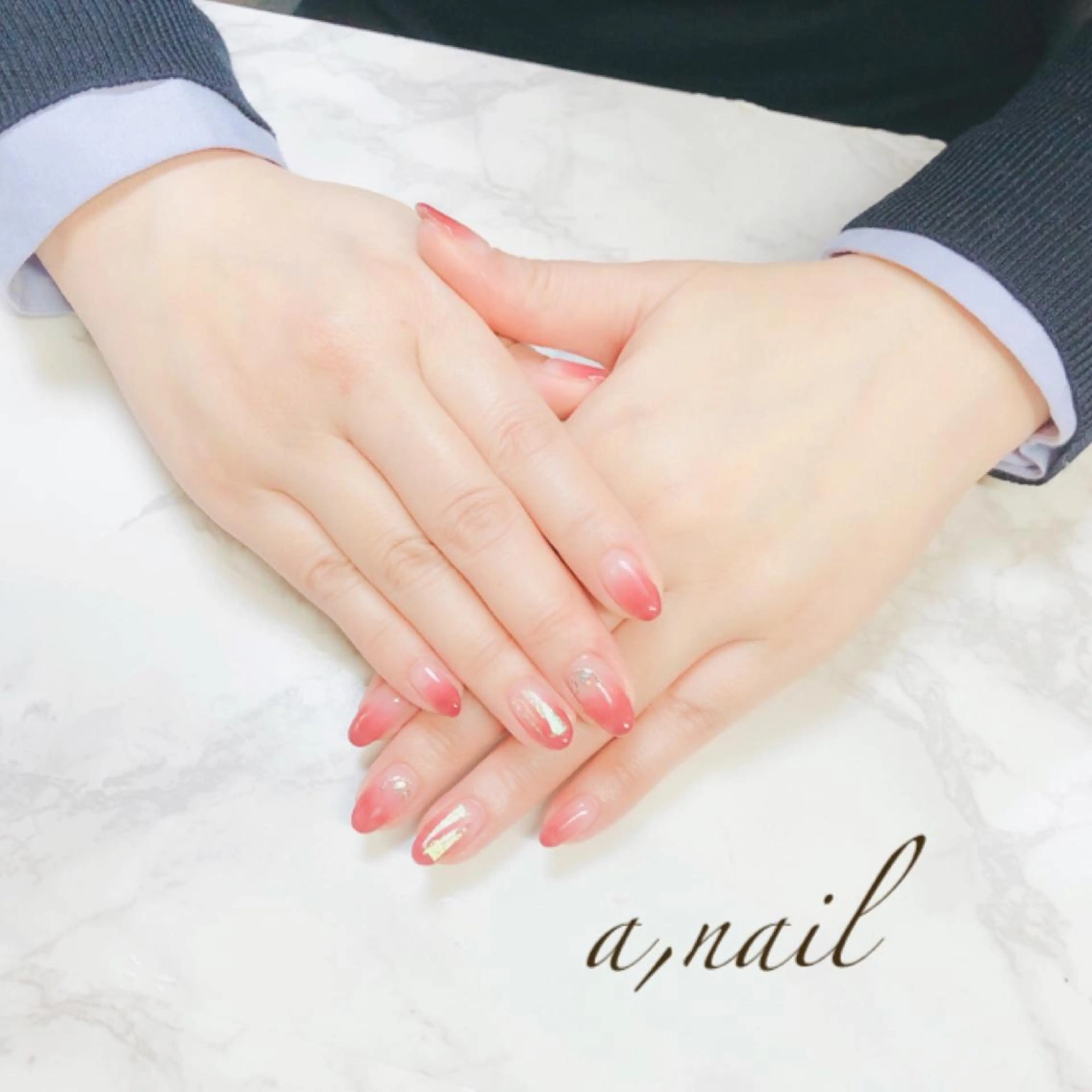 ネイル オーロラネイル フットネイル ジェルネイル グラデーション オフィスネイル ハンドネイル ネイルサロン エーネイルのネイルデザイン