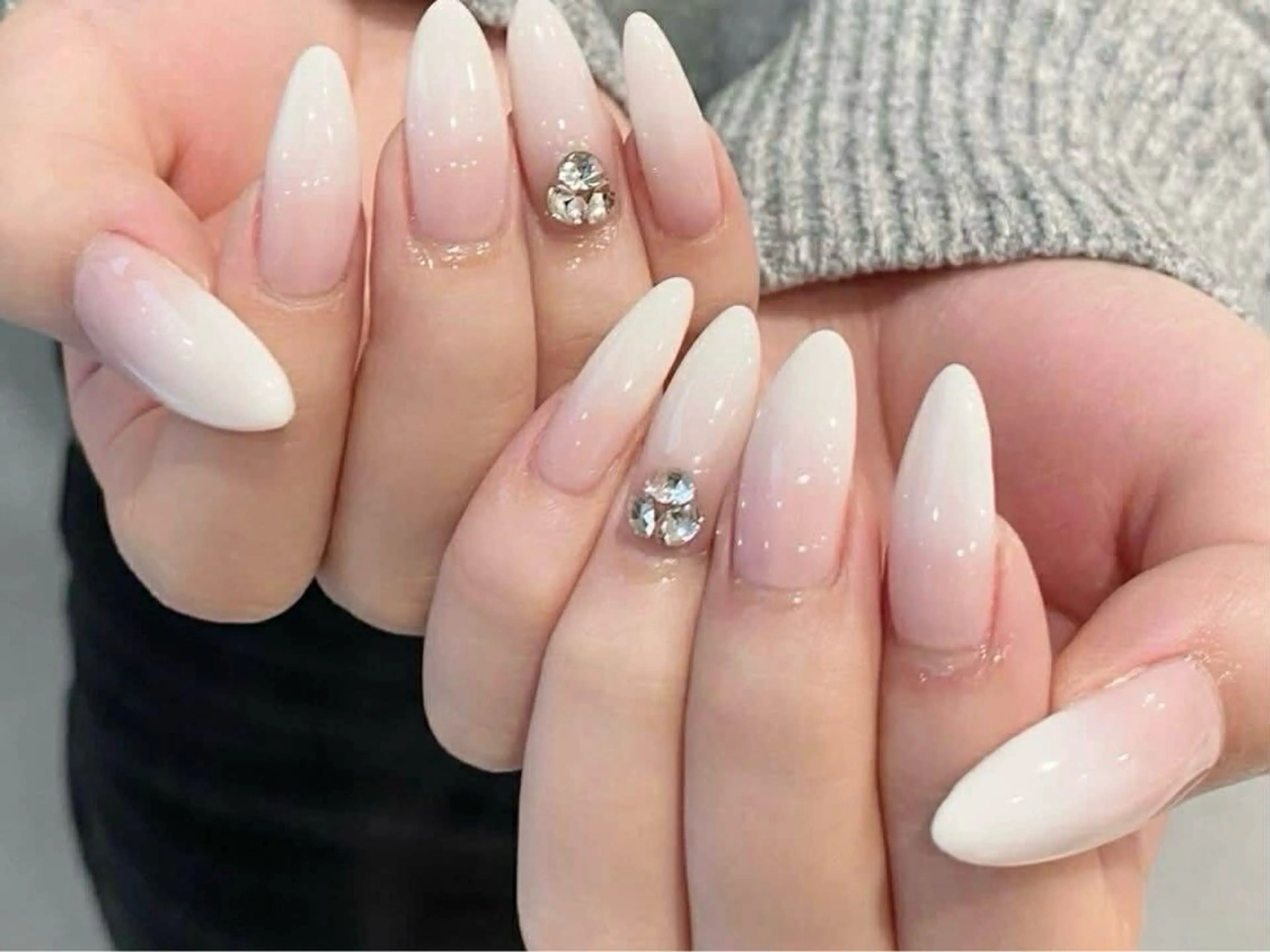 ネイル オーロラネイル 長さ出し フットネイル フレンチネイル ジェルネイル Belle Nail Salonのネイルデザイン