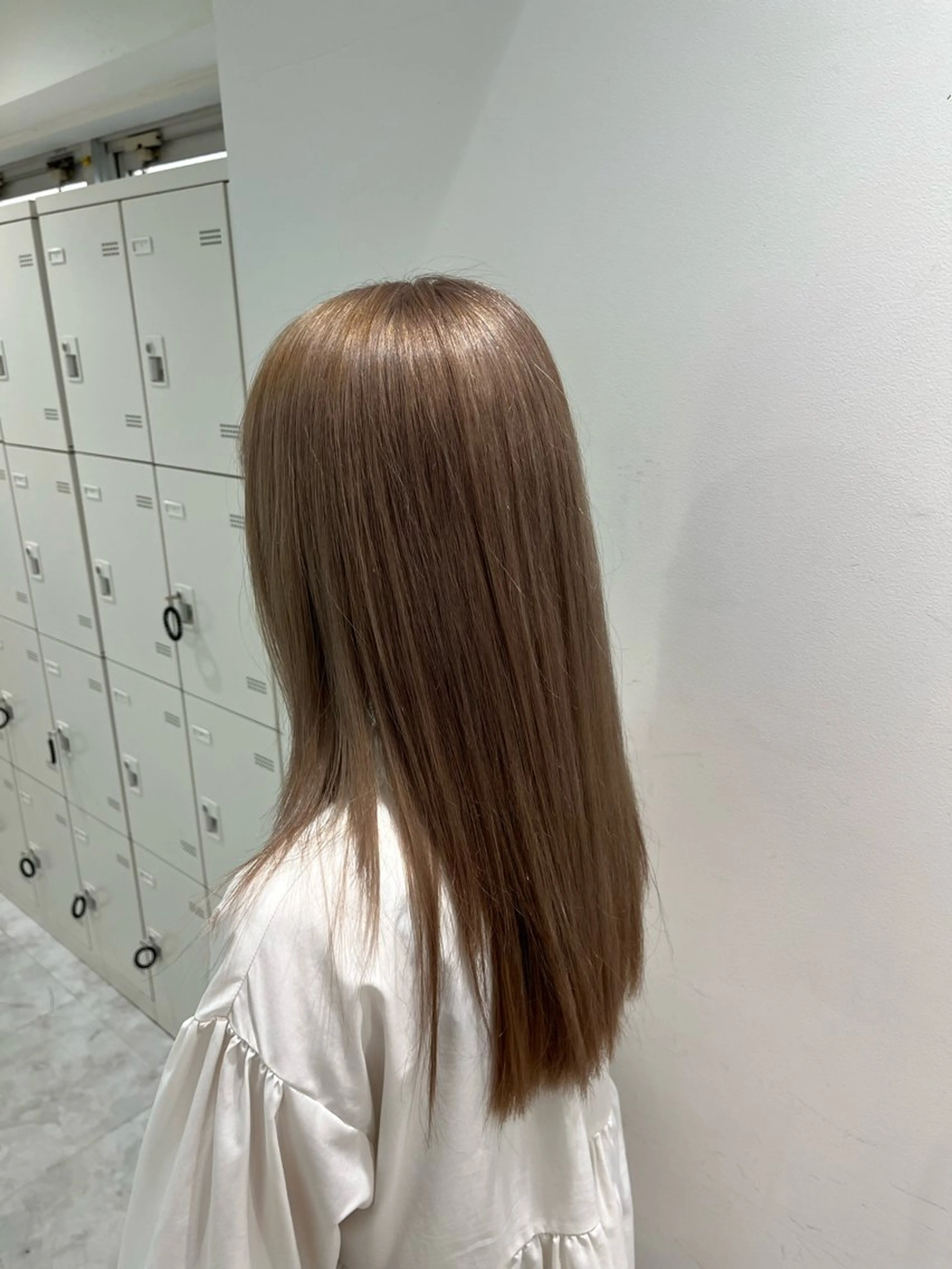 ロング カラー ハイトーンカラー 🦄レイヤーカットのヘアスタイル