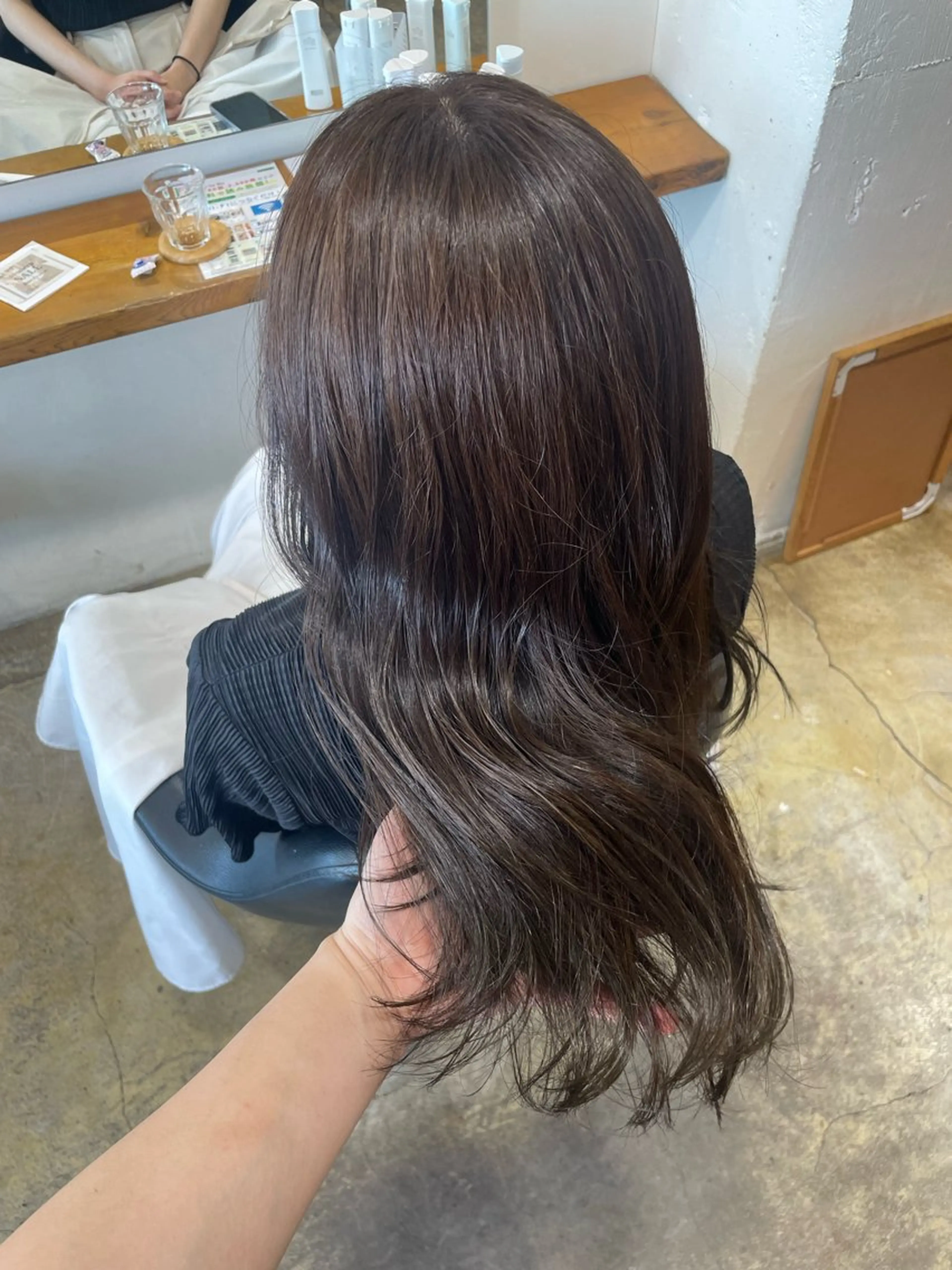 ロング カラー グレージュ カット ヘアカラー トリートメント MIOベージュカラー 柔らかいカラーのヘアスタイル