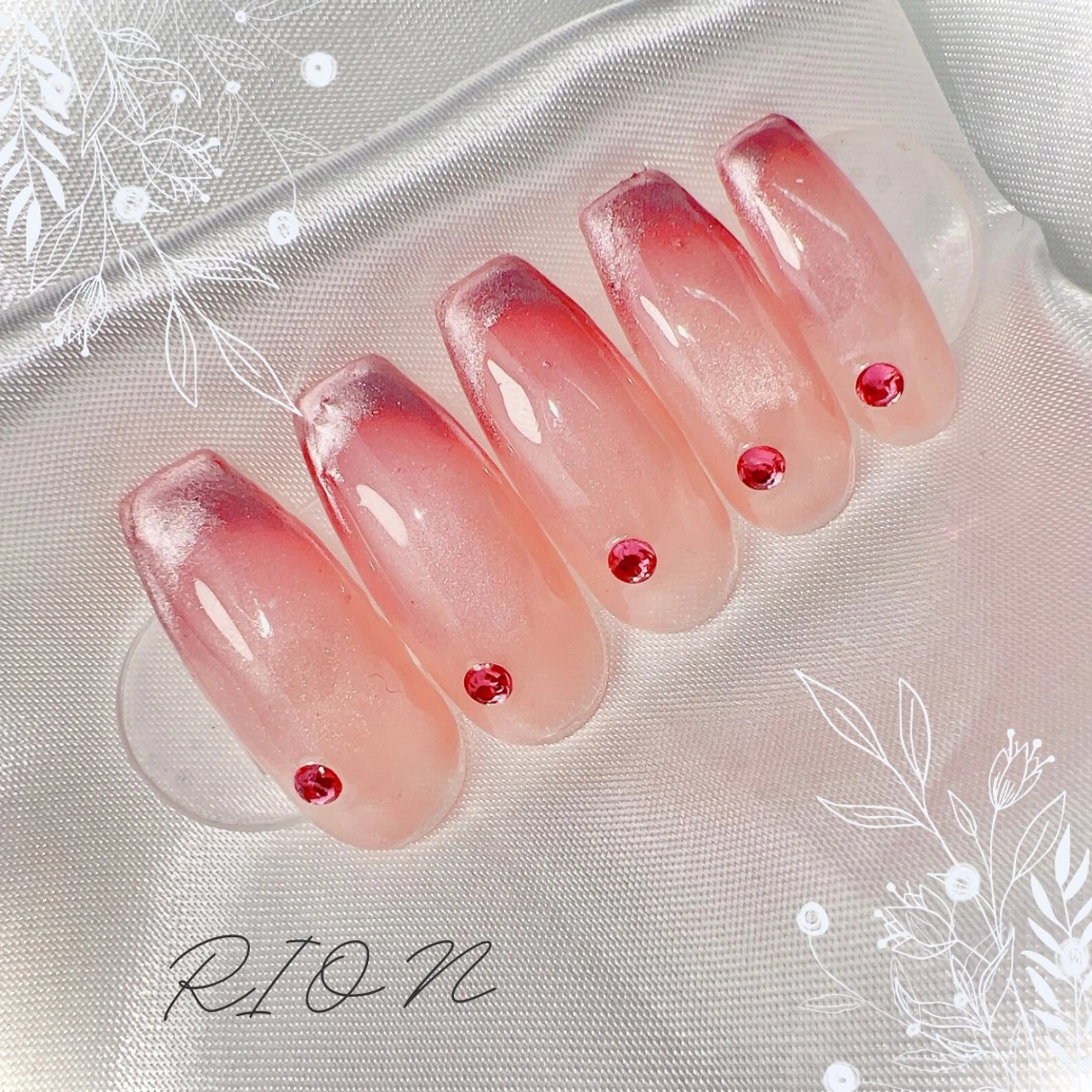 ネイル フレンチネイル マグネットネイル マグネットフレンチ 加藤 恵のネイルデザイン