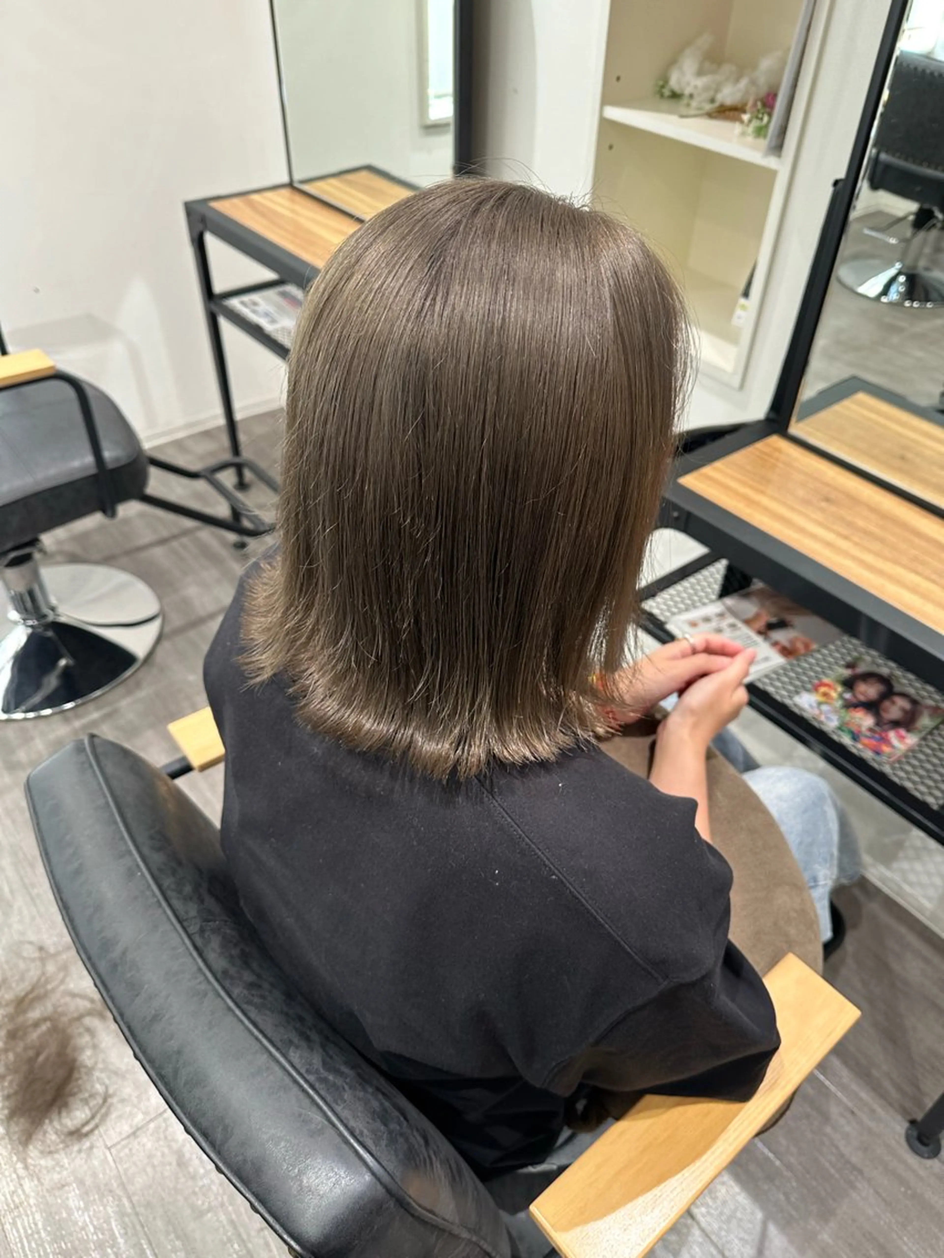 ミディアム カラー グレージュ 艶髪レイヤー上田 紗也🇰🇷💗のヘアスタイル