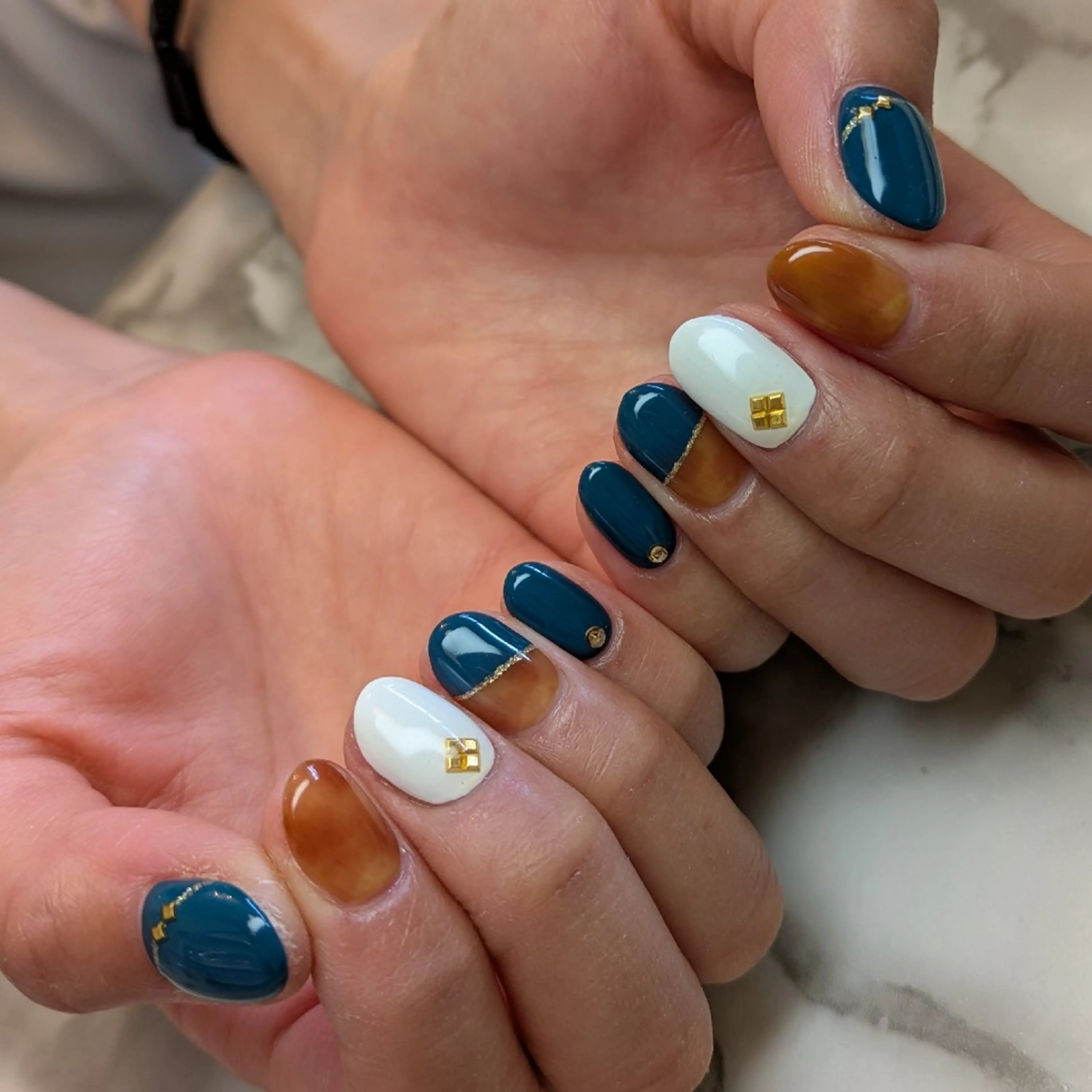 ネイル べっ甲ネイル ジェヌインネイル 河内のネイルデザイン