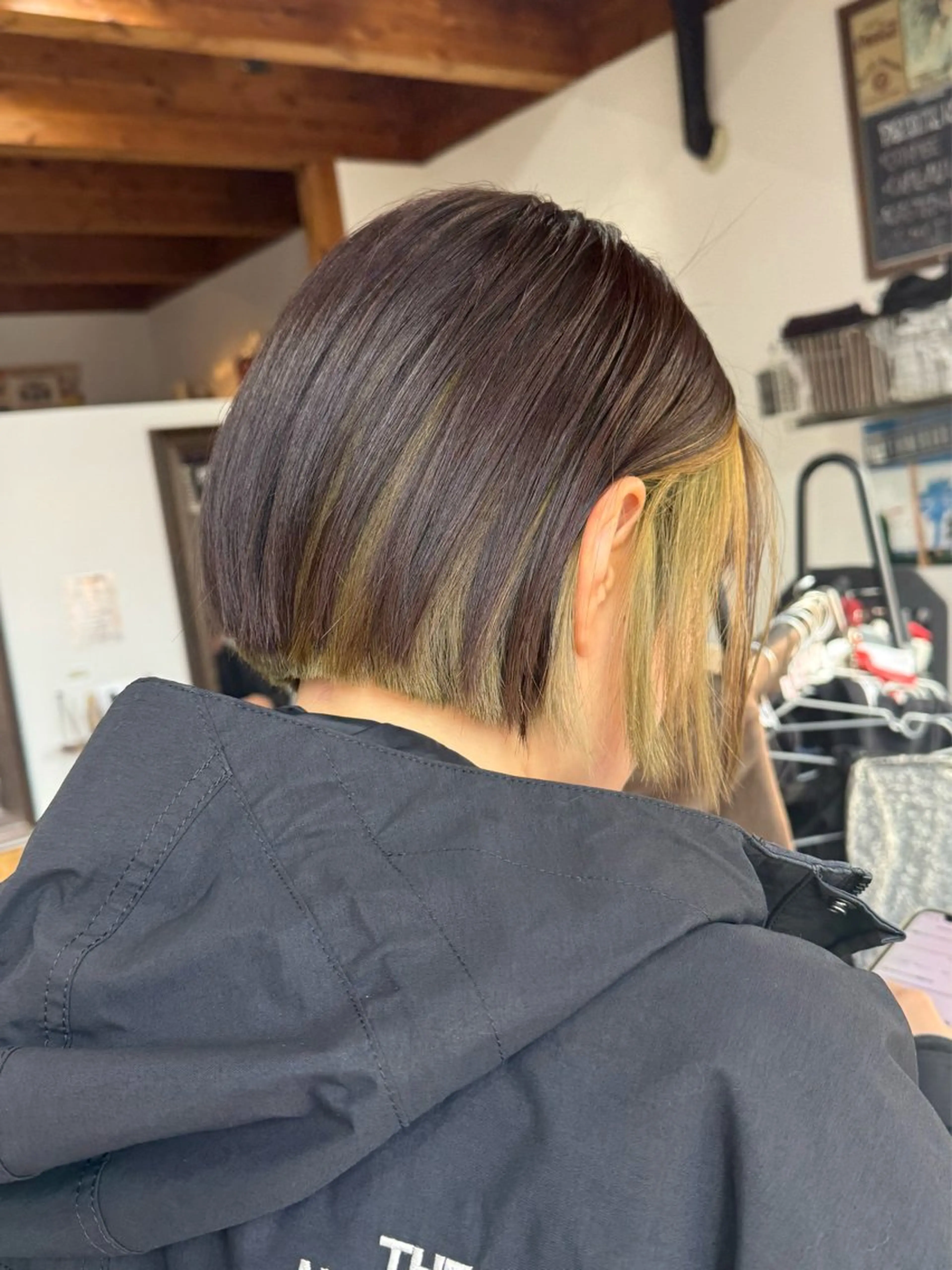 ショート ボブ イシイ ハルナ 🤍のヘアスタイル