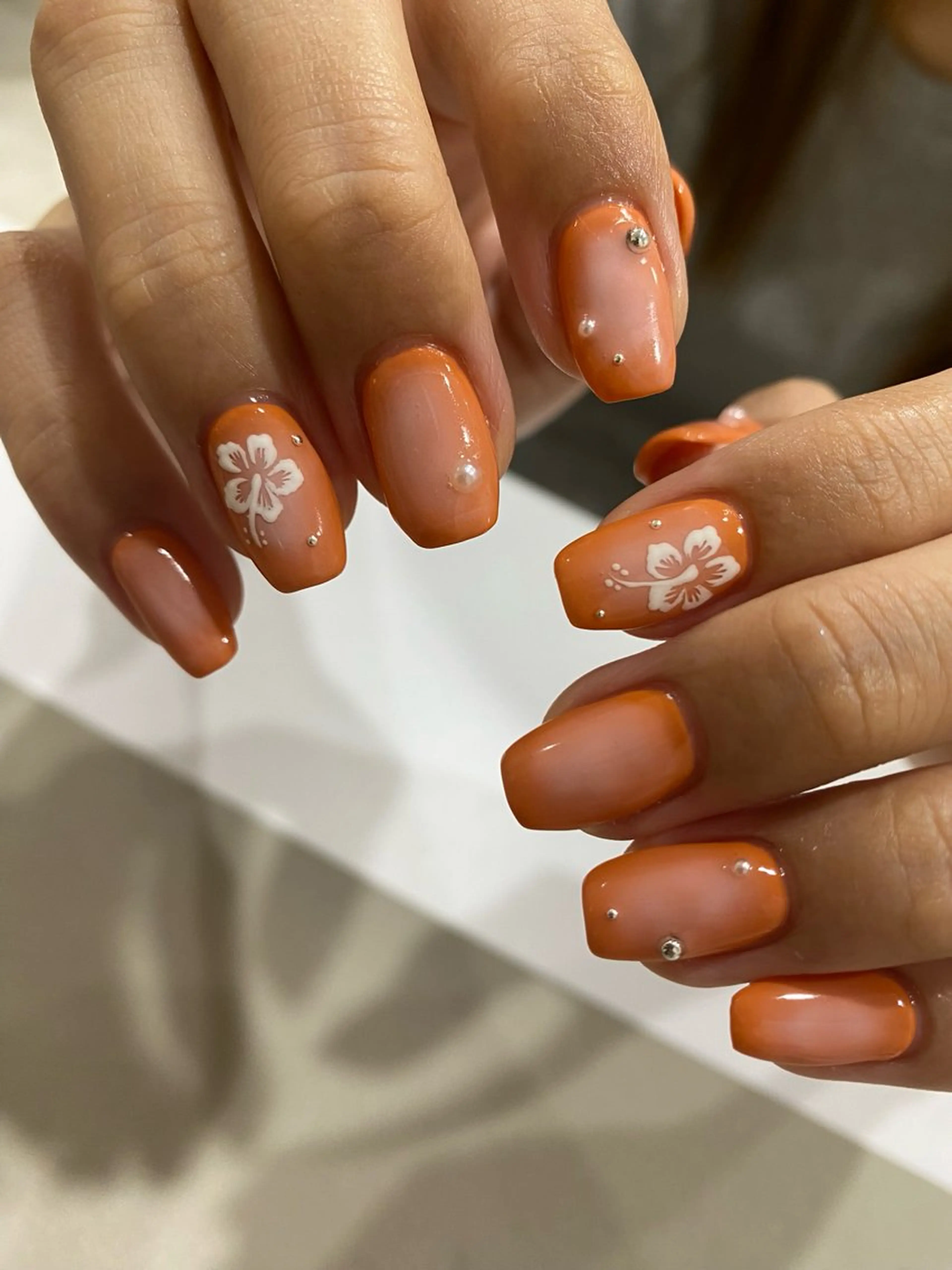 ネイル フラッシュネイル フレンチネイル ジェルネイル グラデーション ラメ(グリッター) ハンドネイル ハンドケア REILLY.　private nail salon所属・Marina 《REILLY.》のネイルデザイン