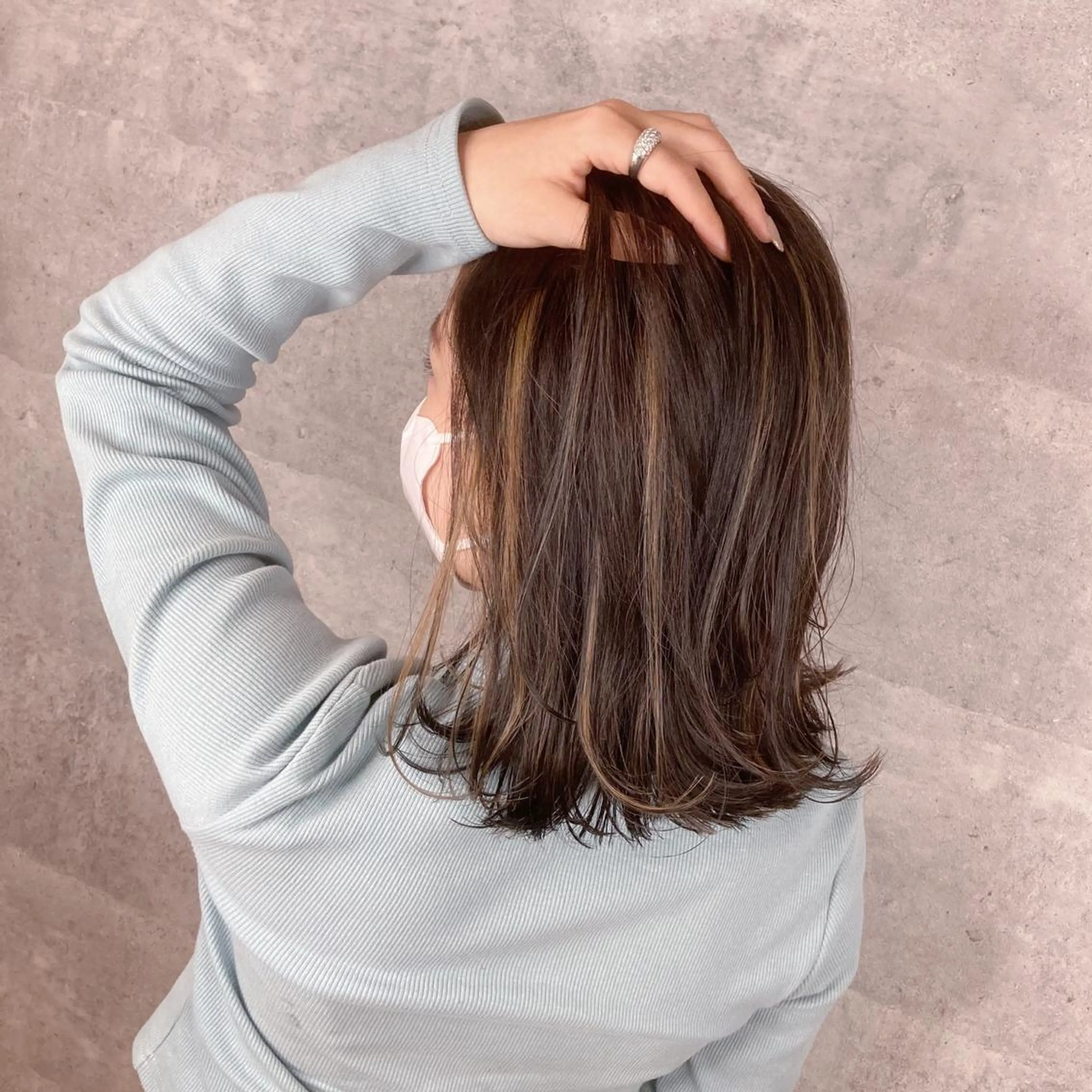 ミディアム カット ヘアカラー トリートメント アンダーバーホワイト_WHITE所属・_WHITE芝本 賢吾【天王寺店】のヘアスタイル