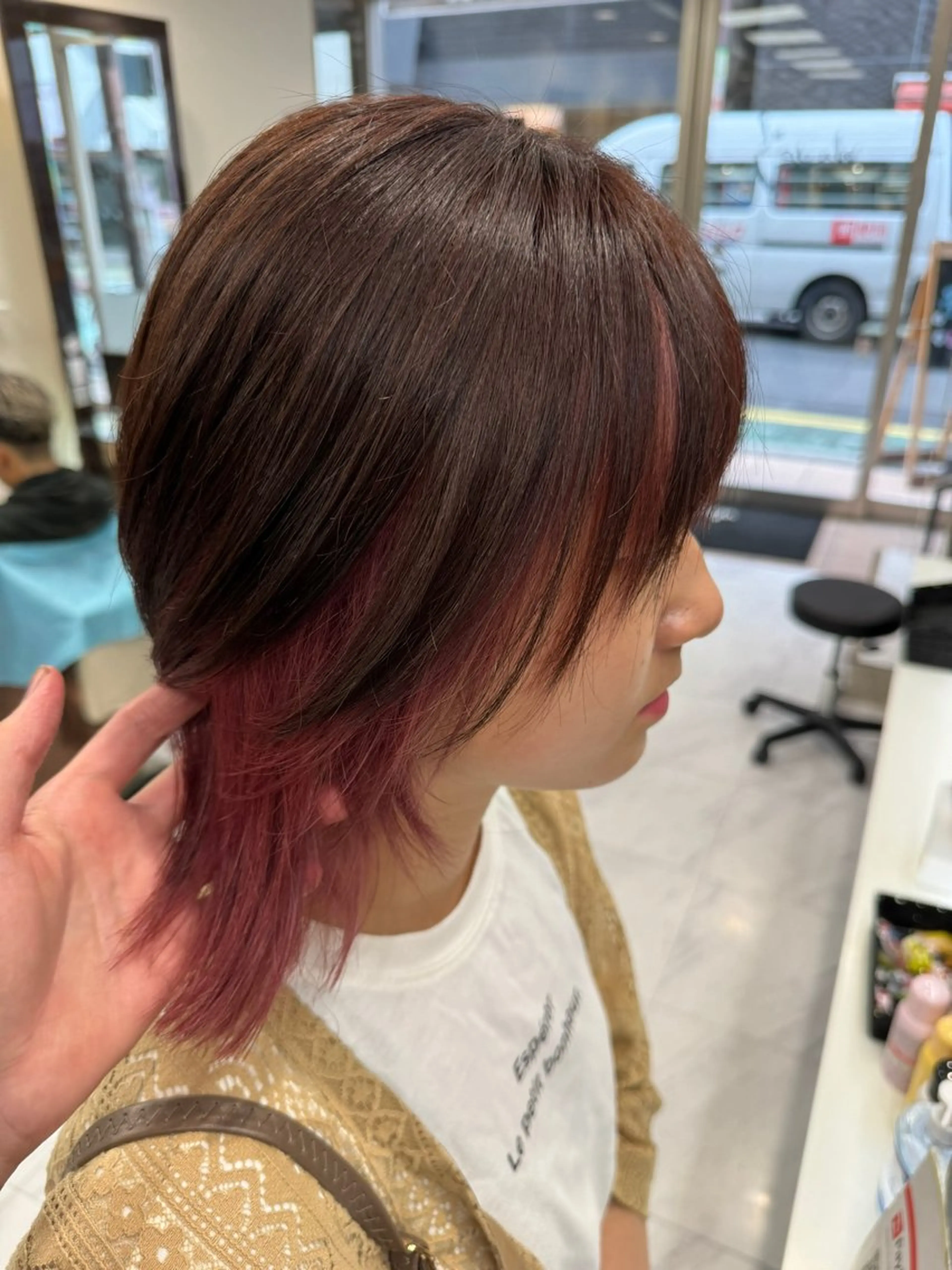 ミディアム カラー ヘアアレンジ 切りっぱなしボブ ミストバング ブリーチ ブラウンカラー デザインカラー カット ヘアカラー トリートメント 目黒 碧人のヘアスタイル