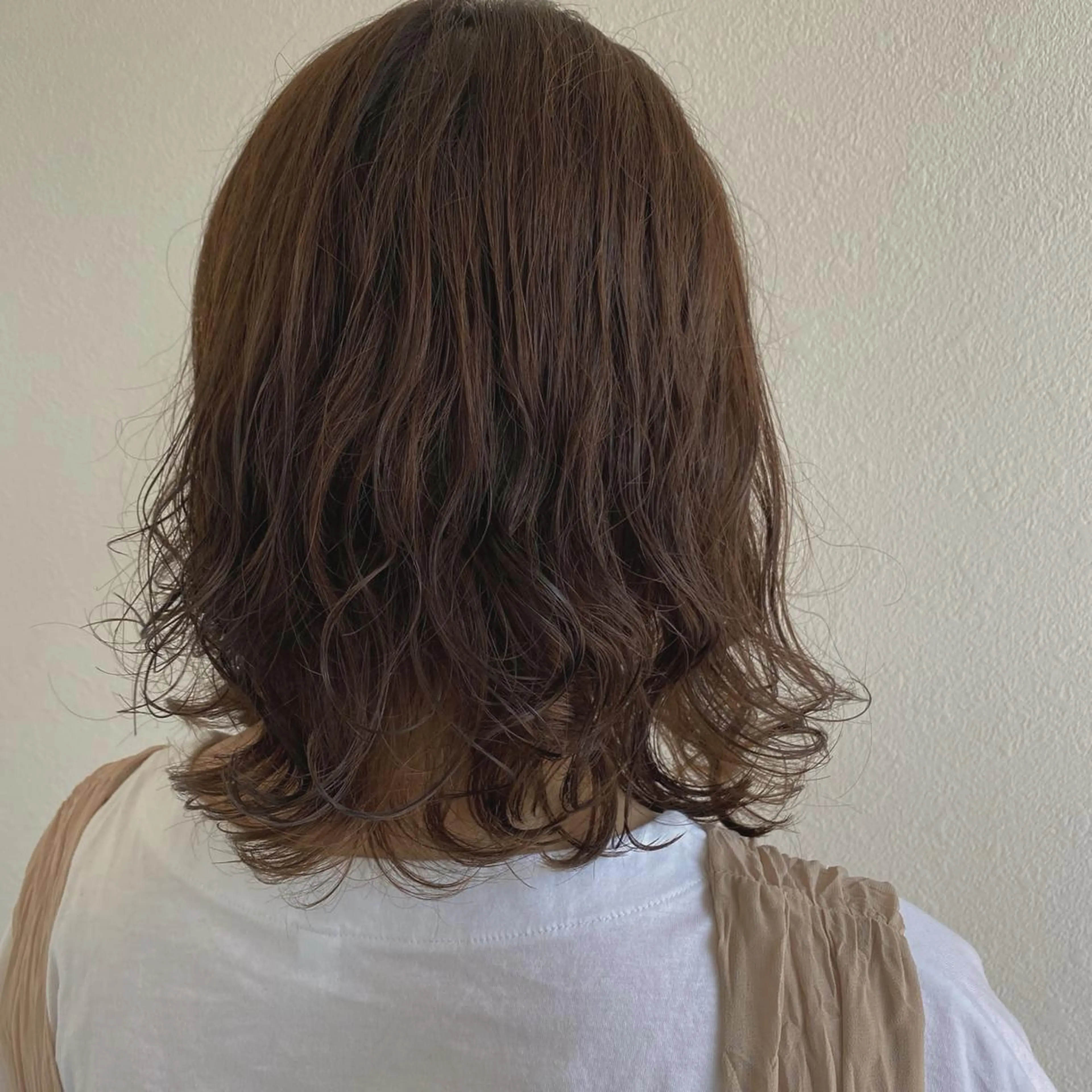 ミディアム パーマ アクイールグラッセ 滝村鈴夏のヘアスタイル