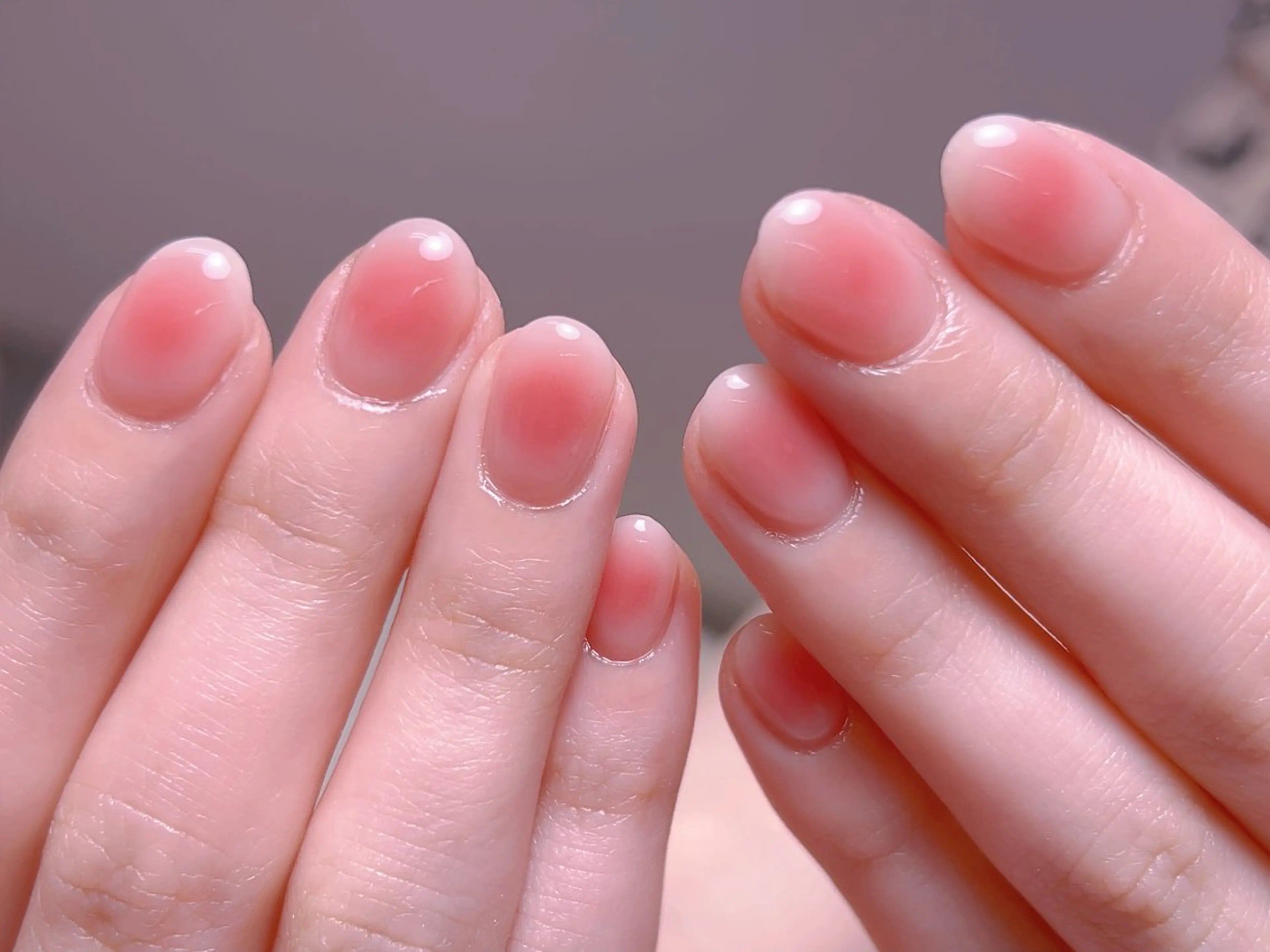 ネイル チークネイル フレンチネイル ジェルネイル グラデーション 韓国ネイル ハンドネイル 【長さ出し】 IRIS NAILのネイルデザイン