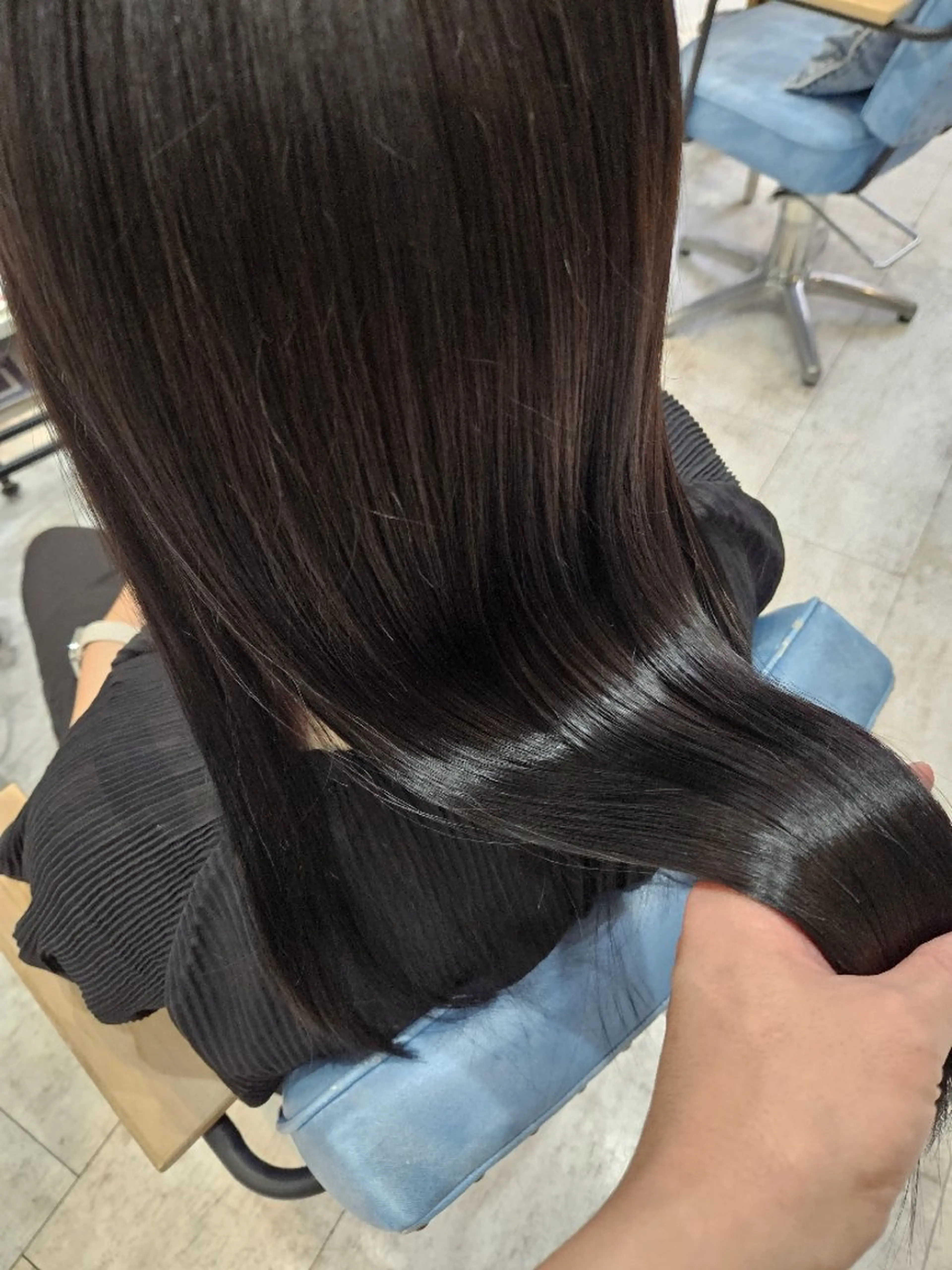 ロング カラー パーマ 髪質改善 韓国風ヘア レイヤーカット ロング 縮毛矯正 カット ヘアカラー トリートメント 顔周りレイヤーカット 髪質改善代表西村功平のヘアスタイル