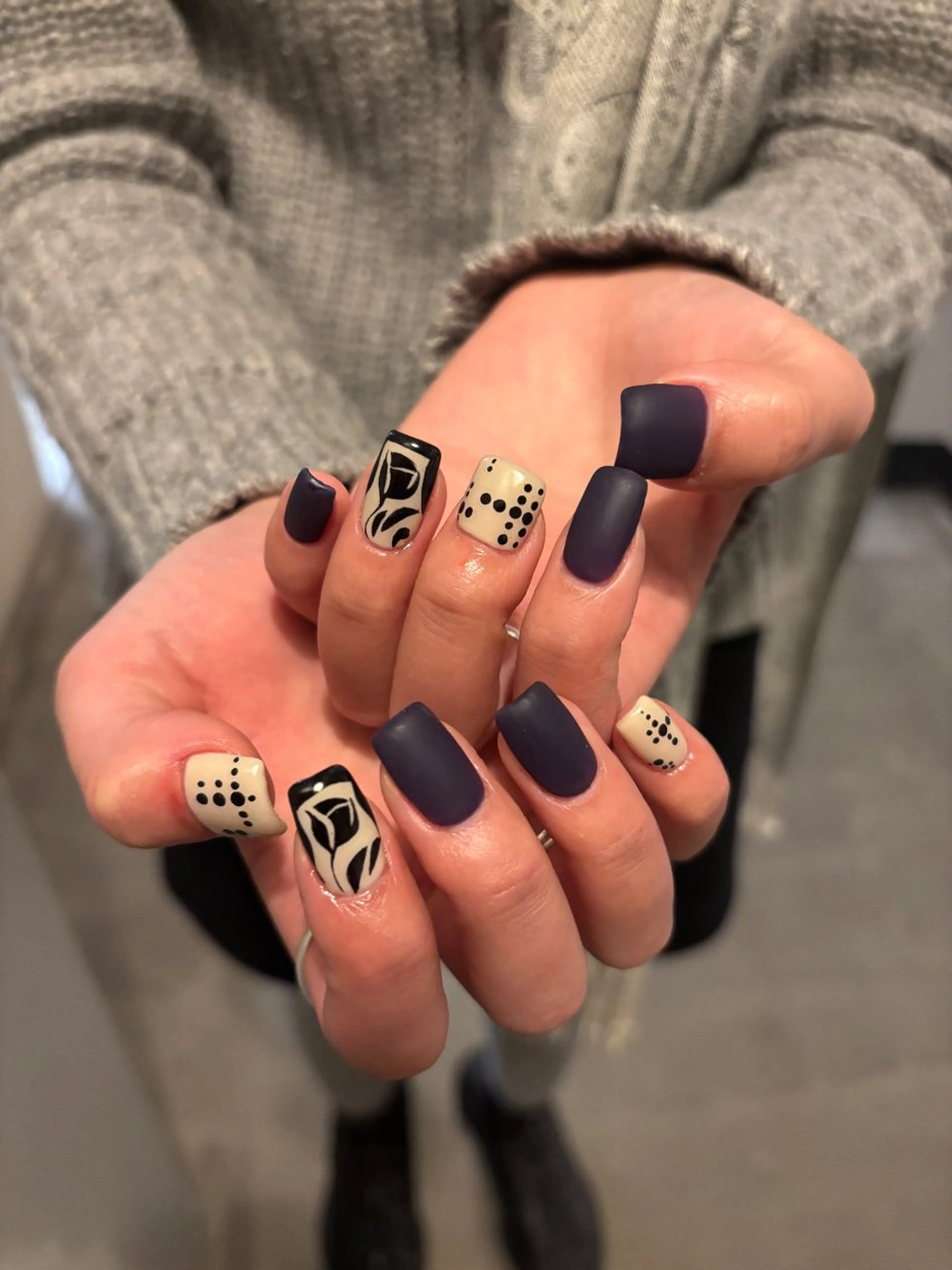 ネイル マットネイル ハンドネイル sister  mohawk所属・chika ／ nailのネイルデザイン