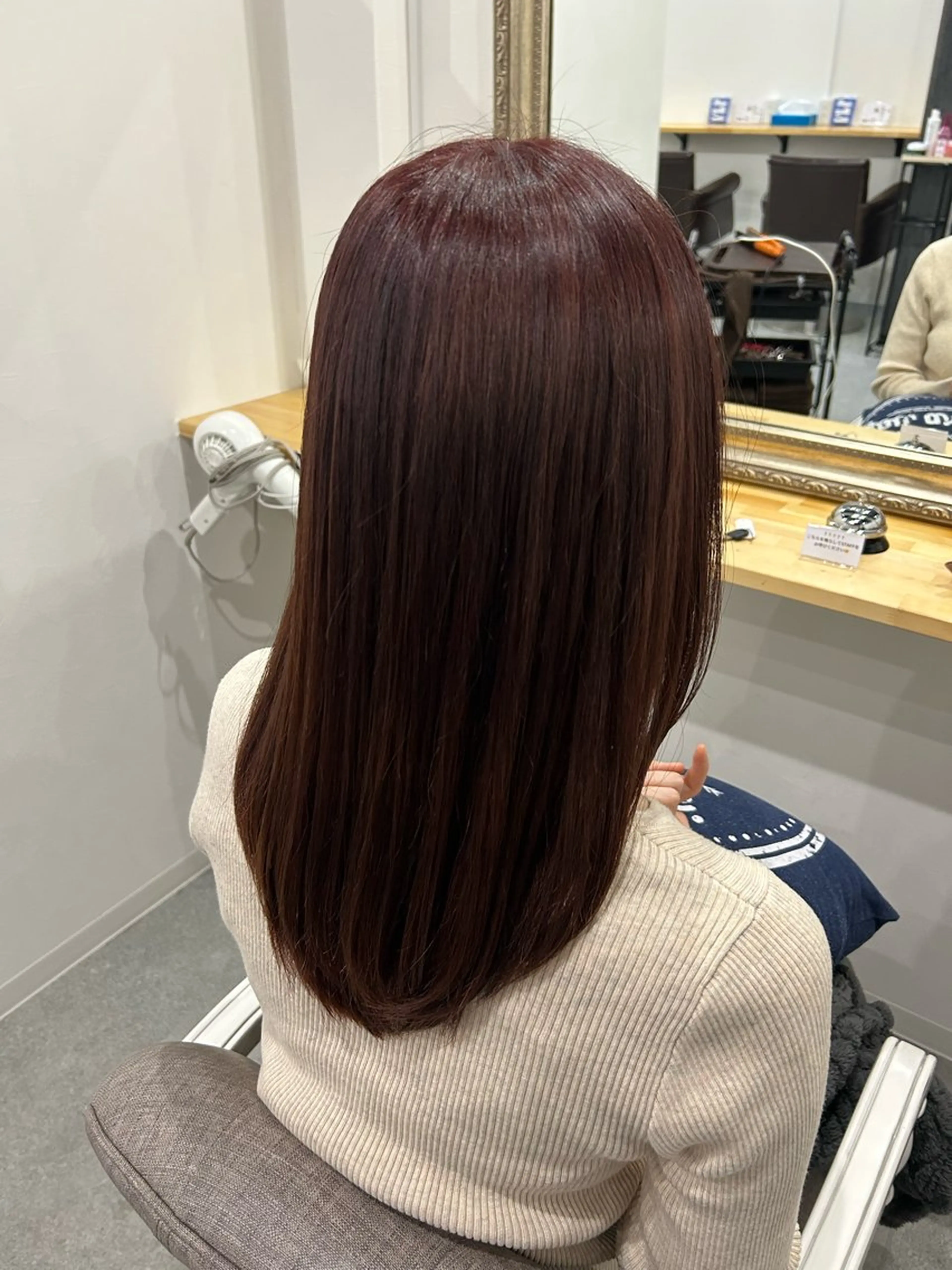 カラー 稲井 裕美のヘアスタイル