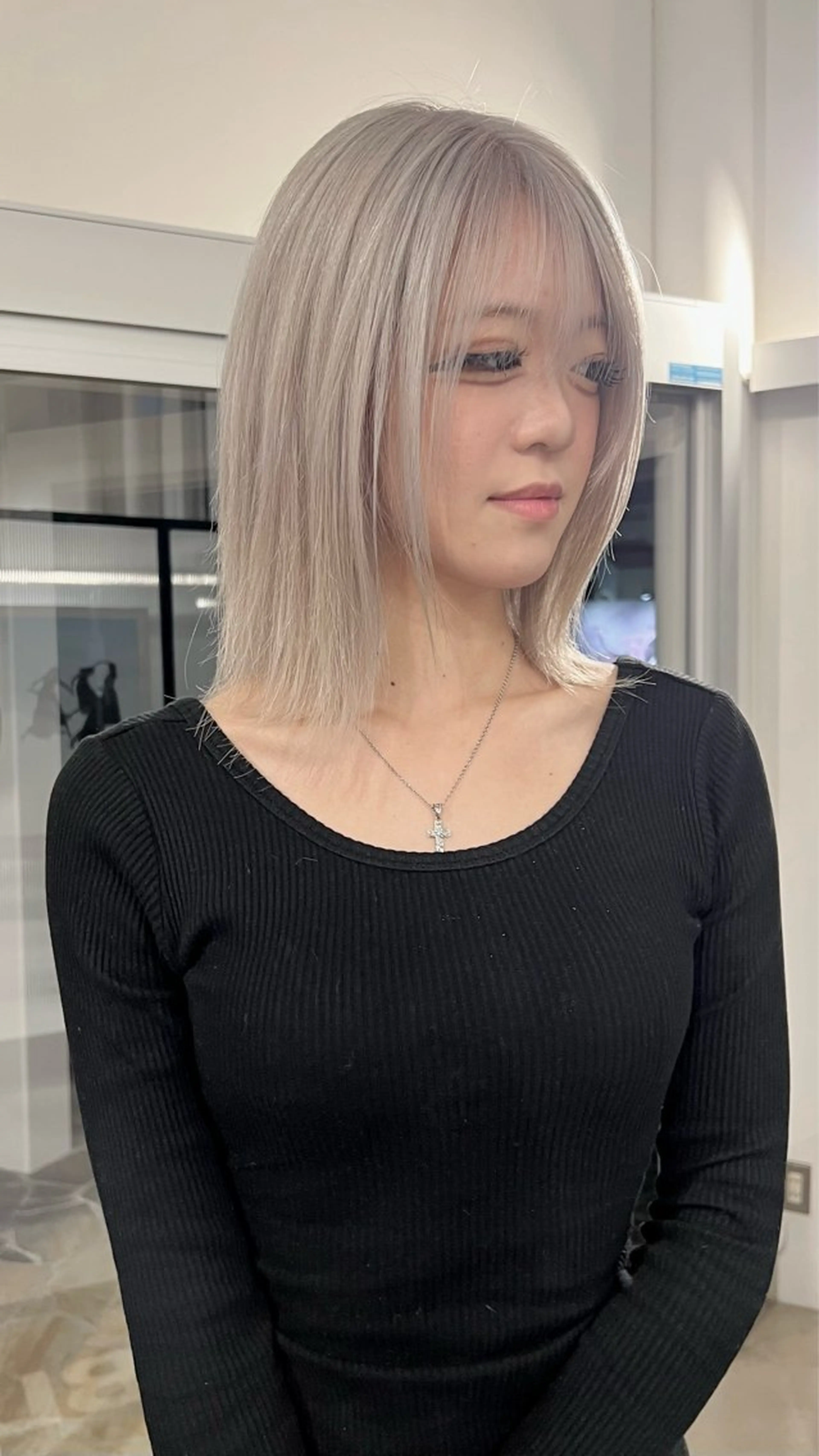 カラー ハイトーン／ レイヤー／ボブのヘアスタイル