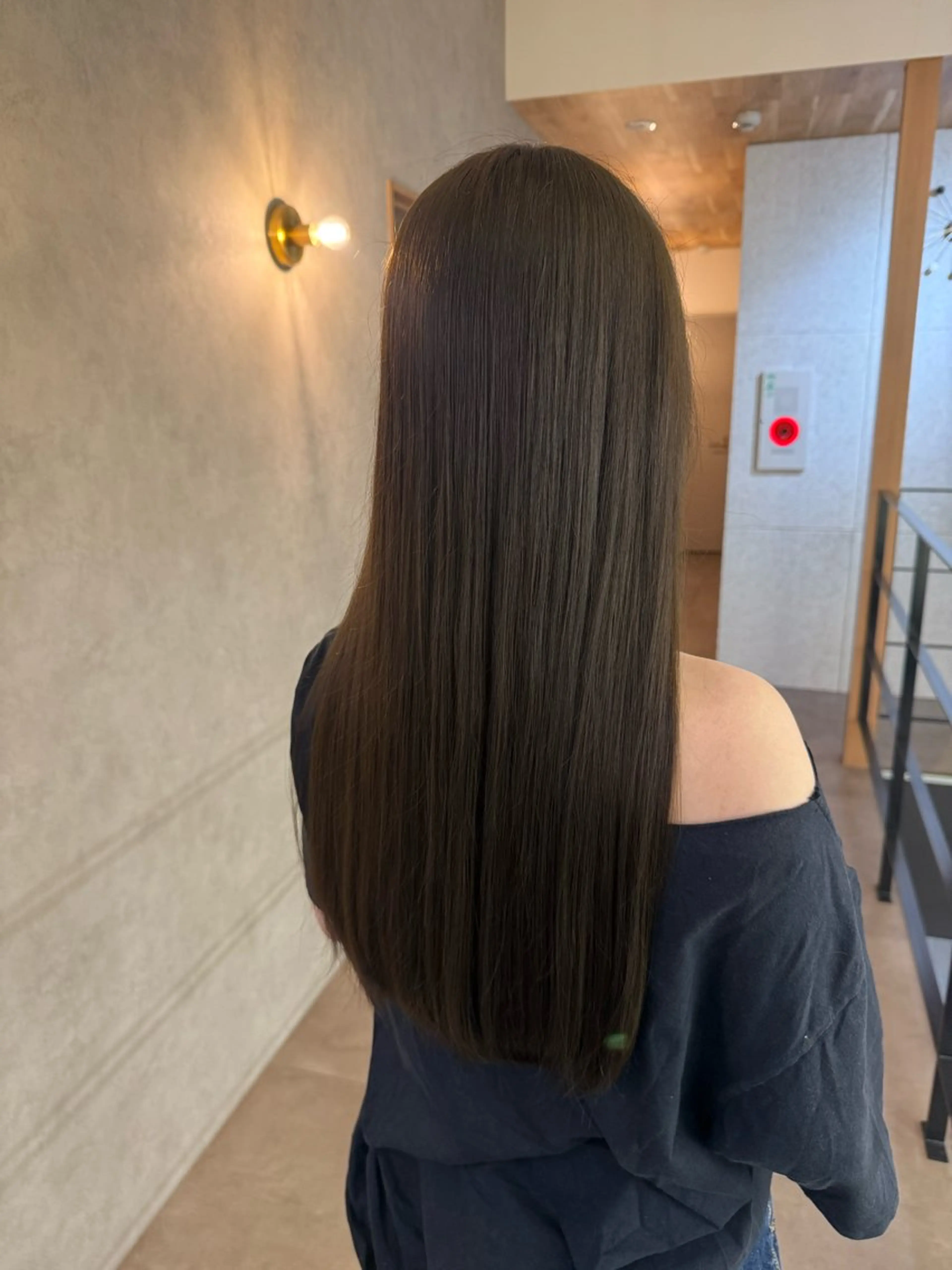 カラー 金田 彩花のヘアスタイル