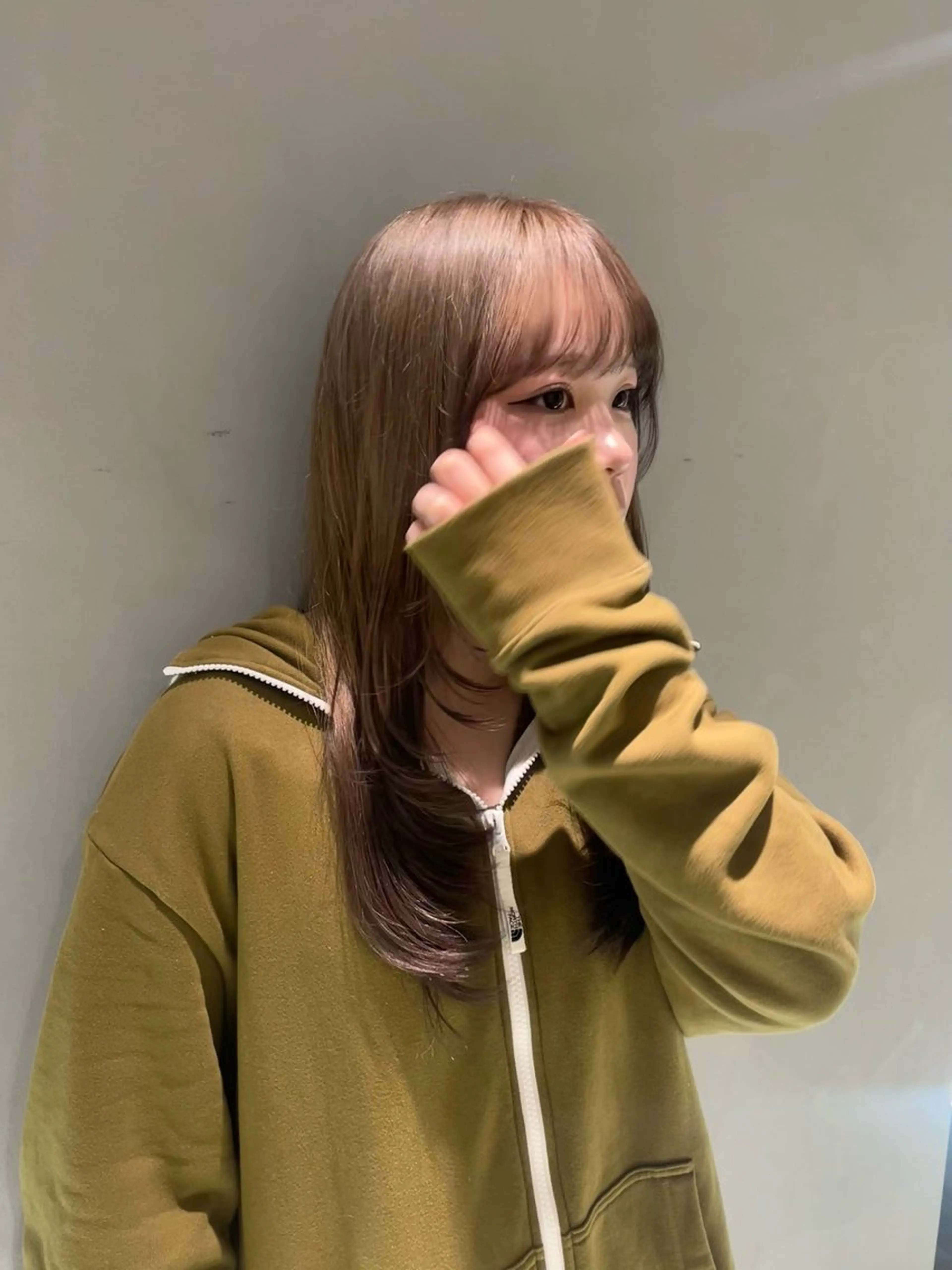 ロング カラー 佐野 えり奈のヘアスタイル