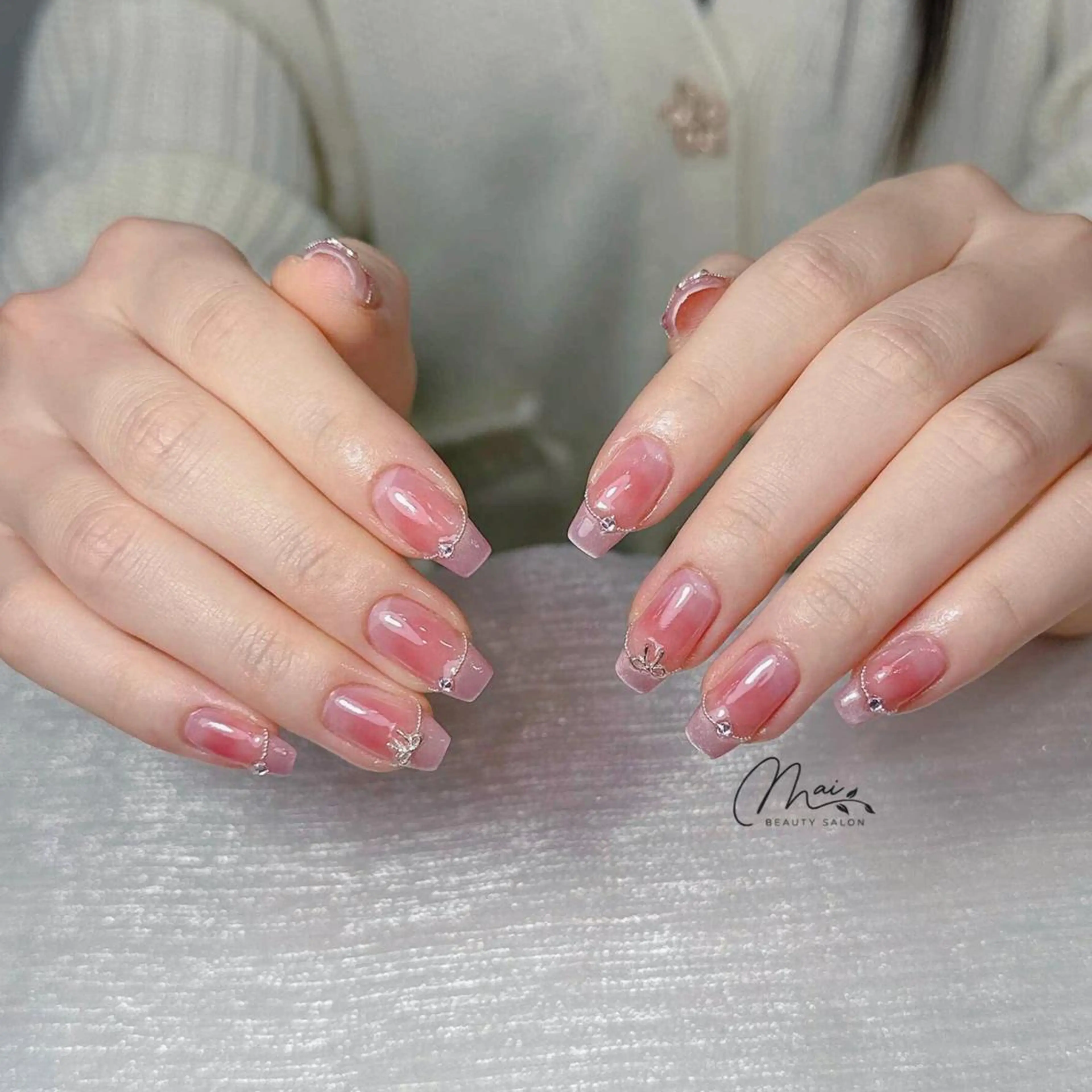 ネイル チークネイル フラッシュネイル フットネイル ジェルネイル マグネットネイル ハンドネイル MaiBeauty dodoのネイルデザイン