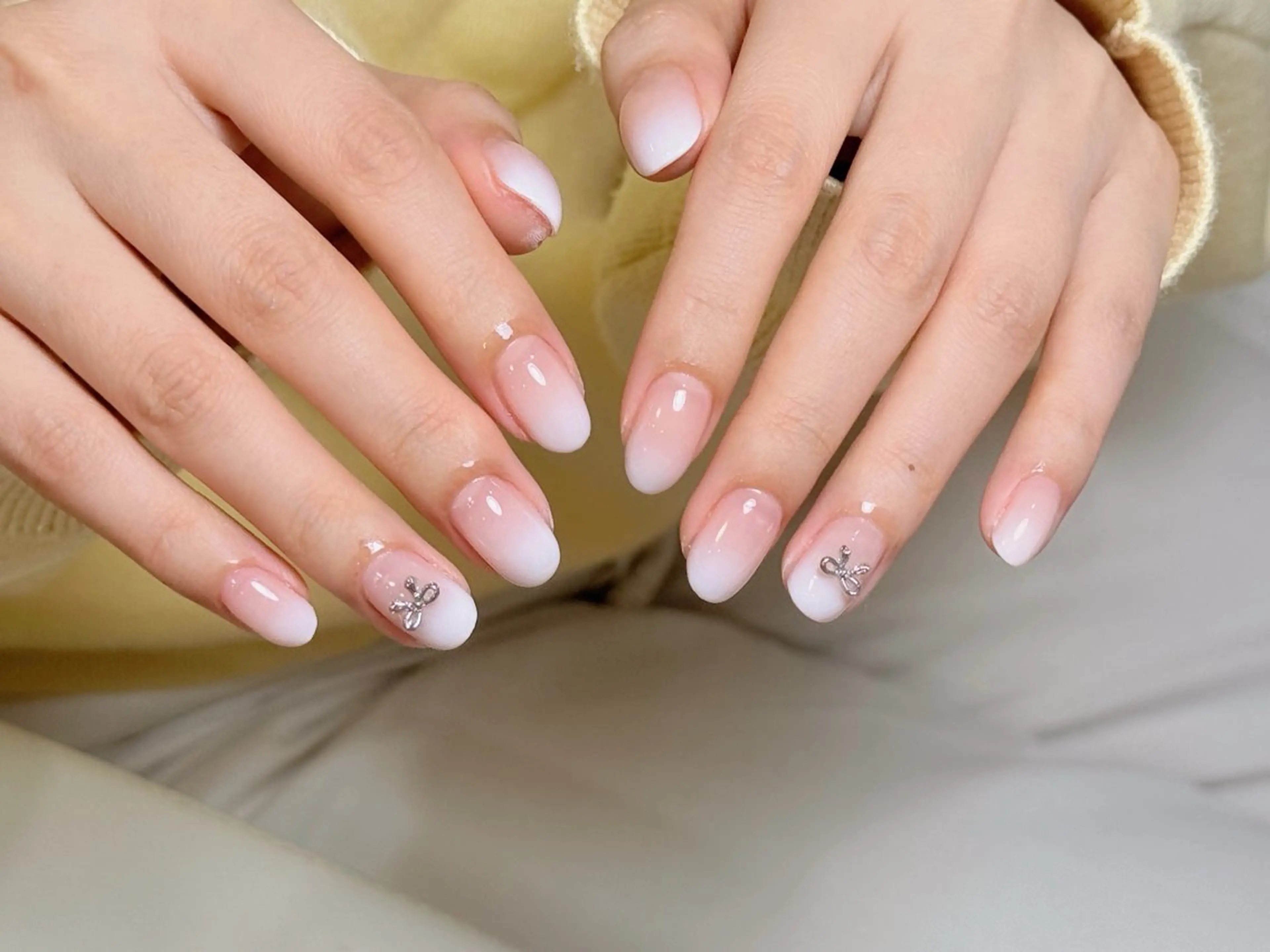 ネイル アートネイル オーロラネイル チークネイル フレンチネイル ガラスフレンチ ハンドネイル 🎀セ リ🎀のネイルデザイン