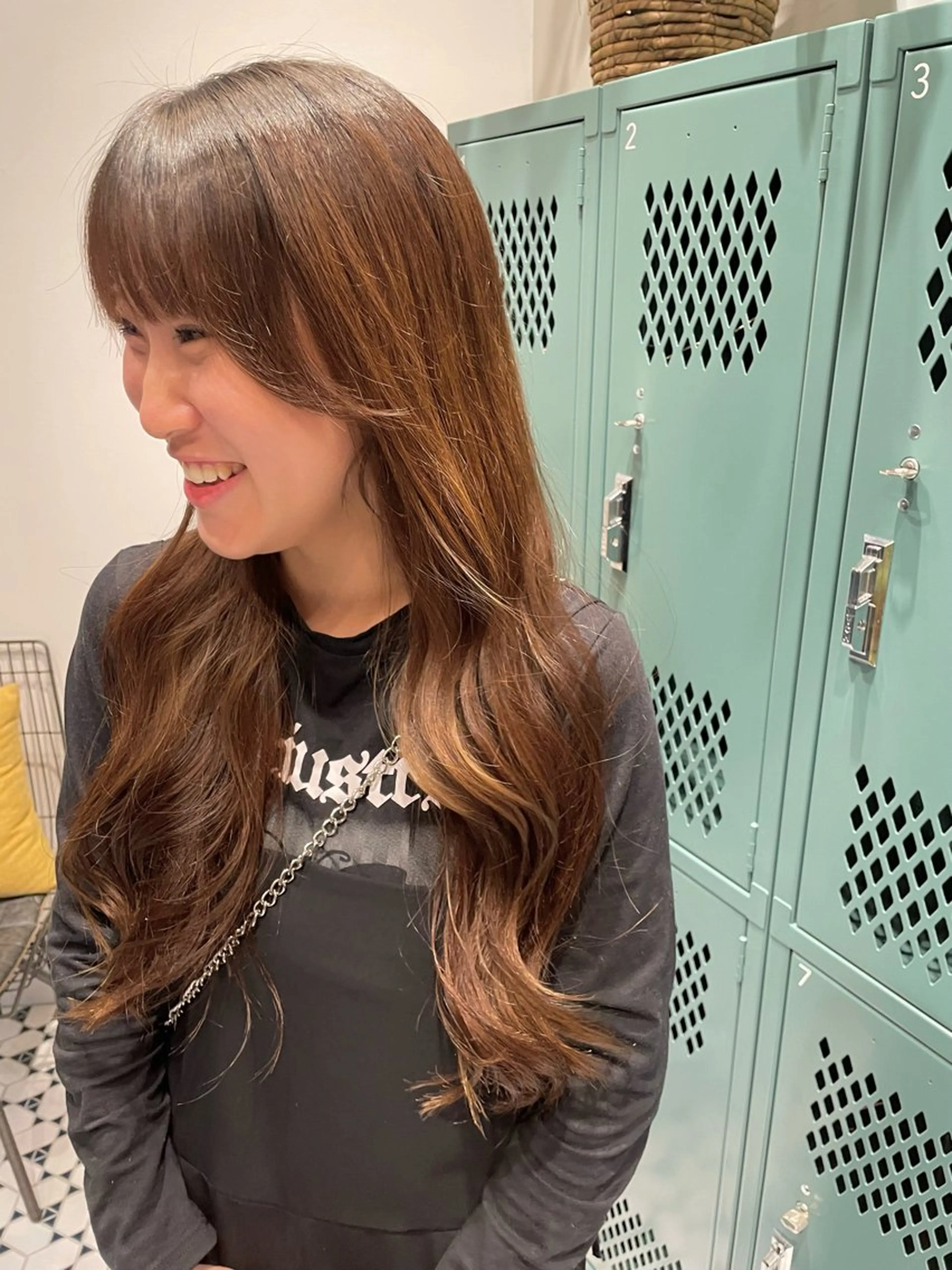 ロング サイドバング 小顔カット あきば まゆのヘアスタイル