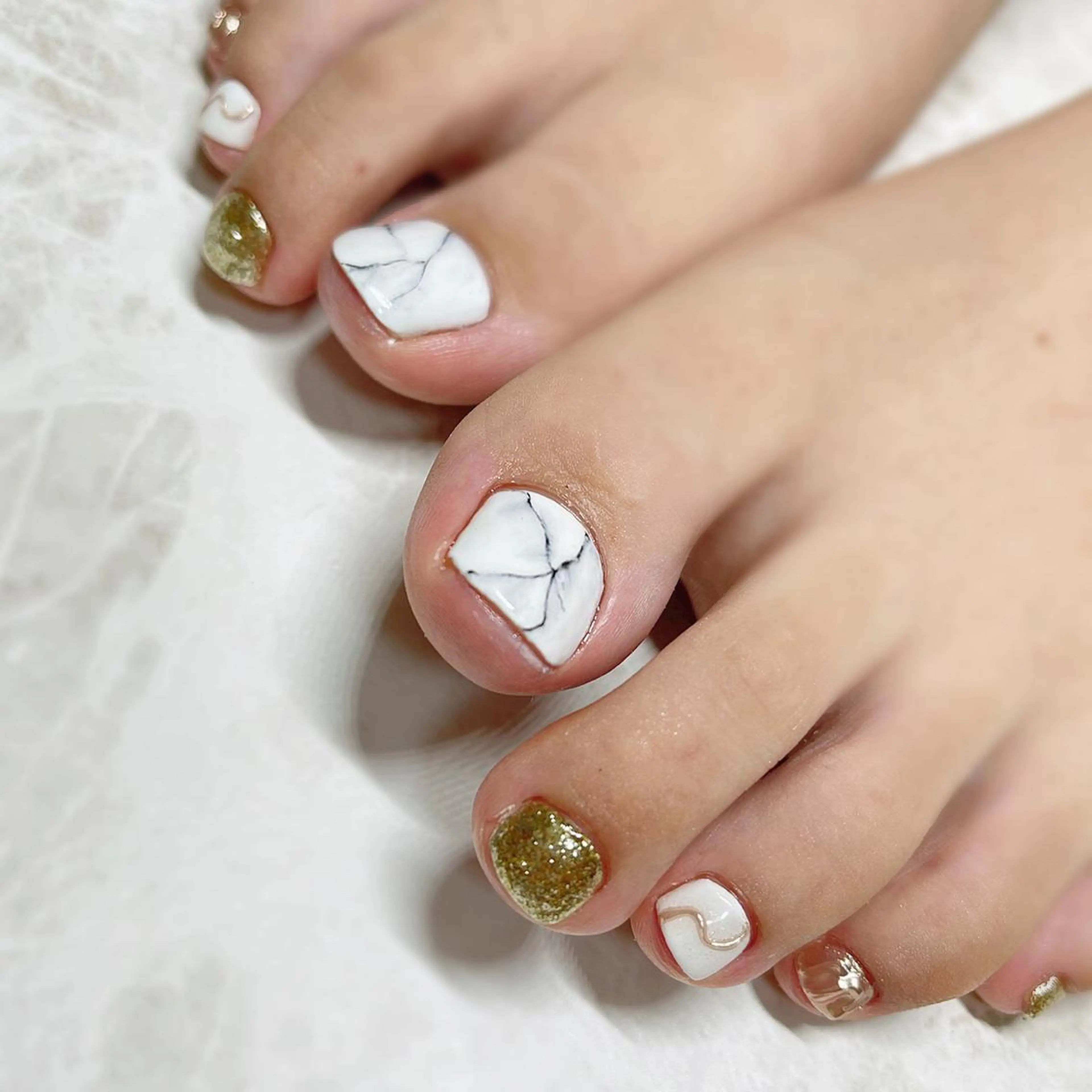 ネイル アートネイル 大理石ネイル(マーブル) ミラーネイル フットネイル nail salon Regaosのネイルデザイン