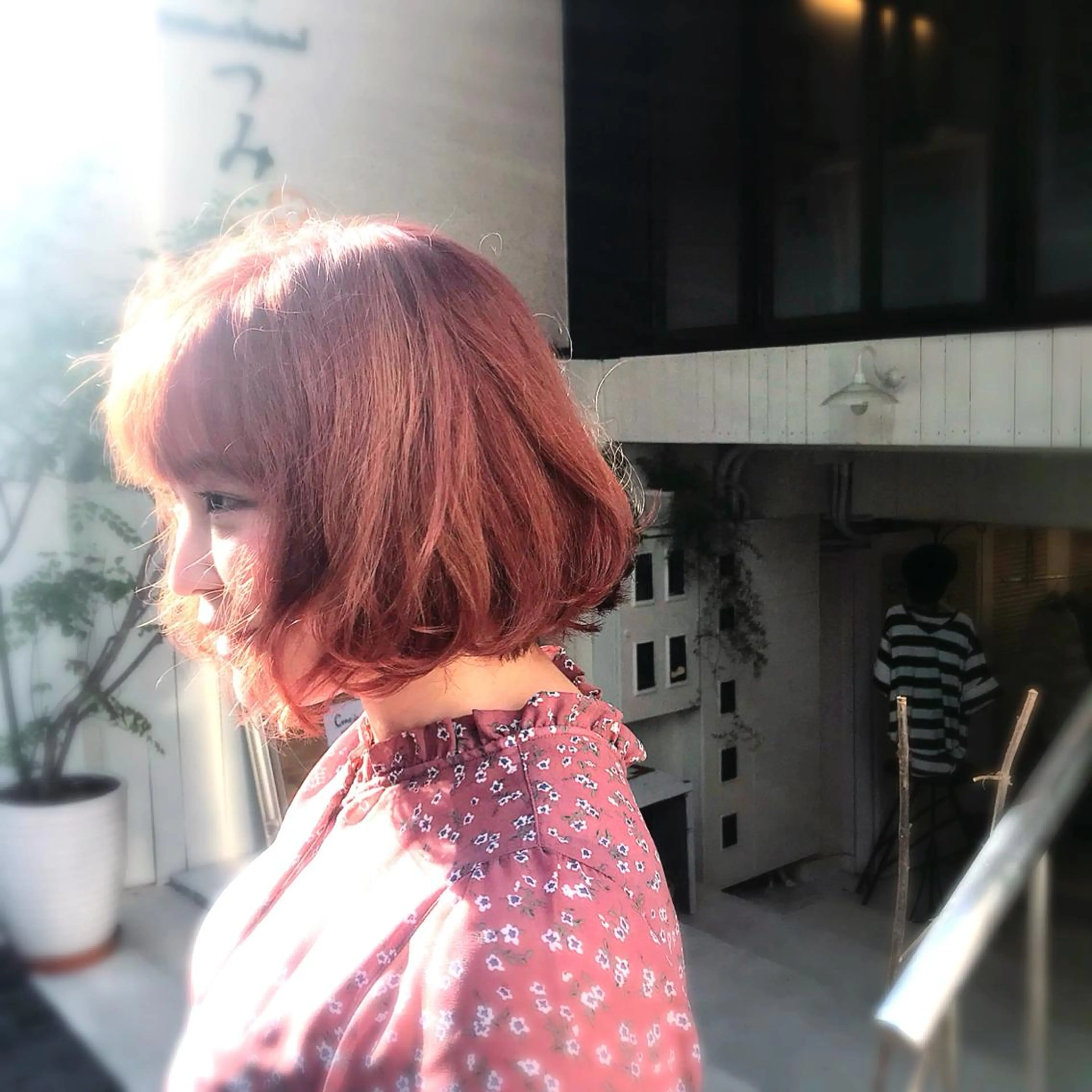 ショート カラー ベージュカラー ブリーチ ピンクカラー ピンクベージュ ヘアカラー 長谷川 誠志のヘアスタイル