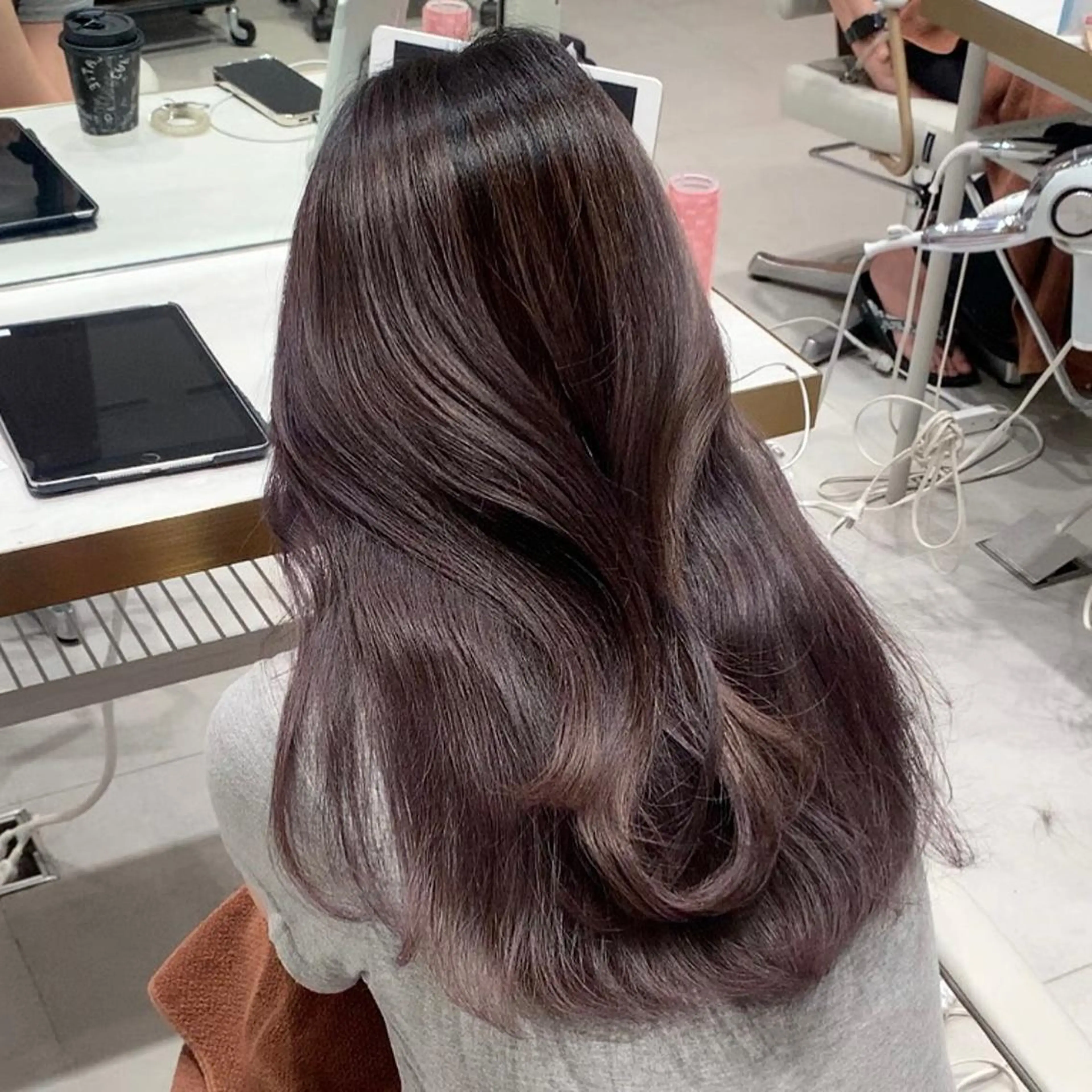 セミロング カラー ヘアアレンジ 内田 志乃のヘアスタイル