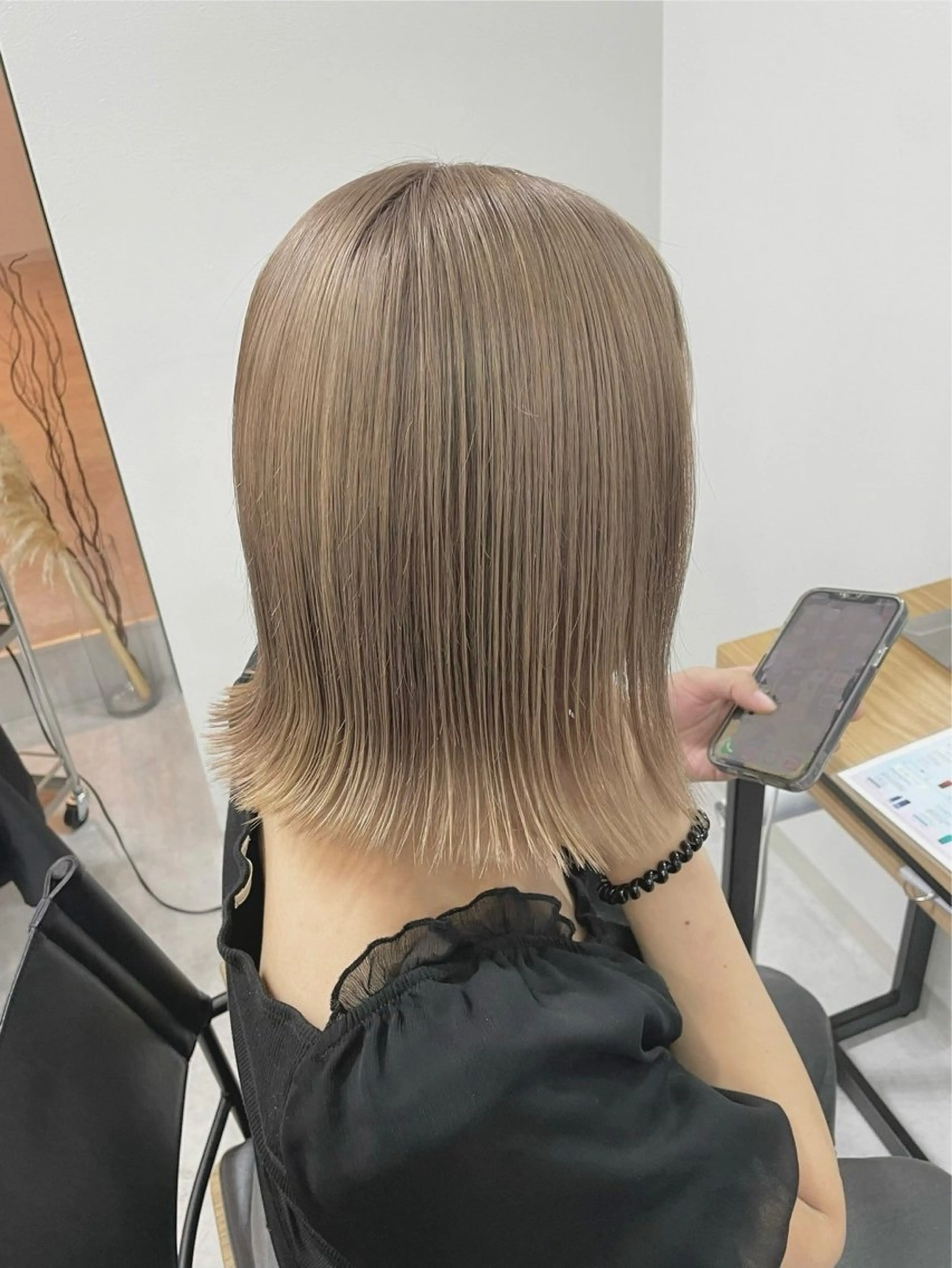 ミディアム ショートボブ ボブ ハイライト レイヤーカット 縮毛矯正 カット ヘアカラー SUZU/岡山/矯正 ブリーチ/レイヤーのヘアスタイル