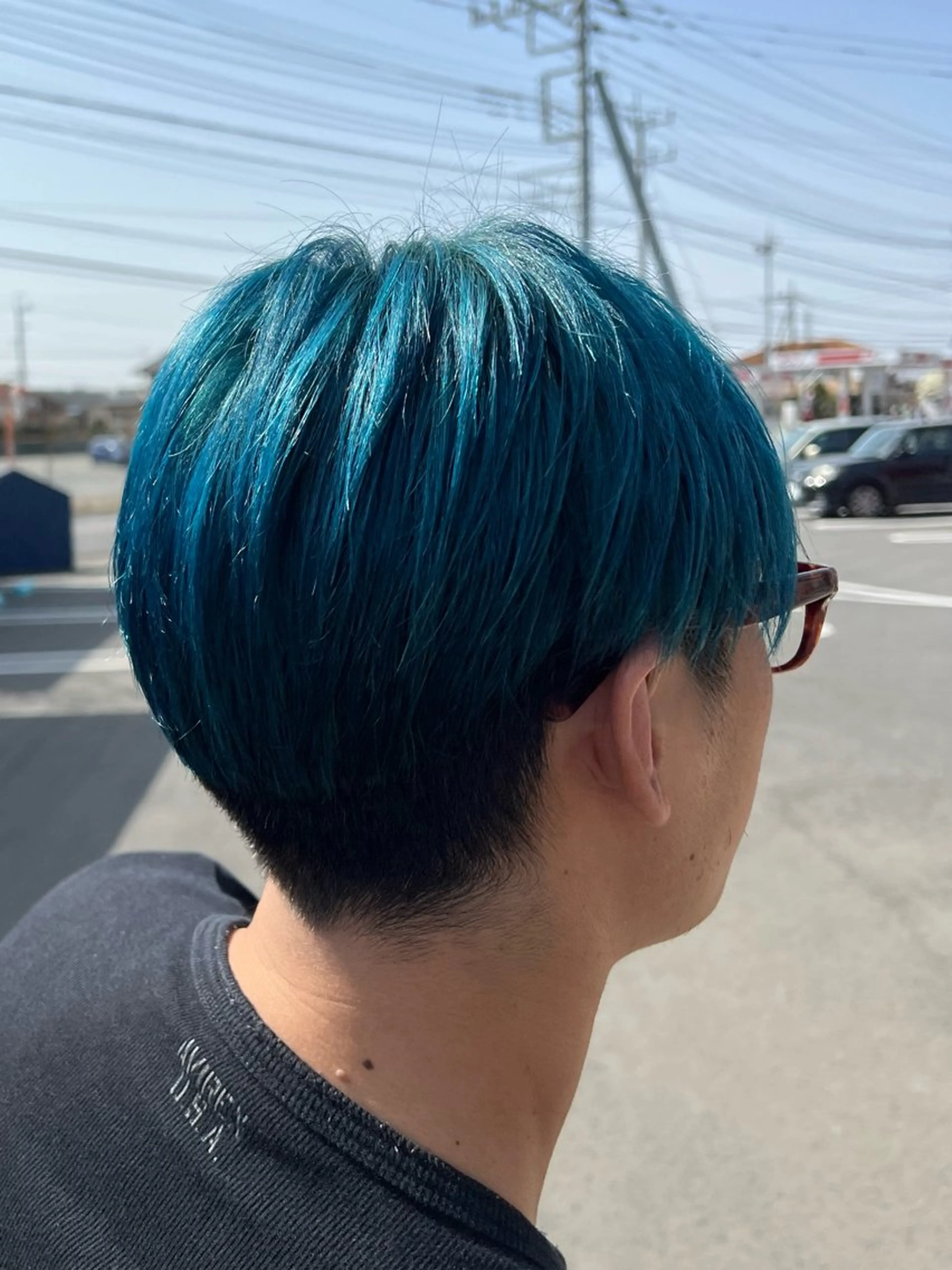 ミディアム カラー メンズ メンズブリーチ ブリーチ ブルーカラー ナギサ 🐶のヘアスタイル