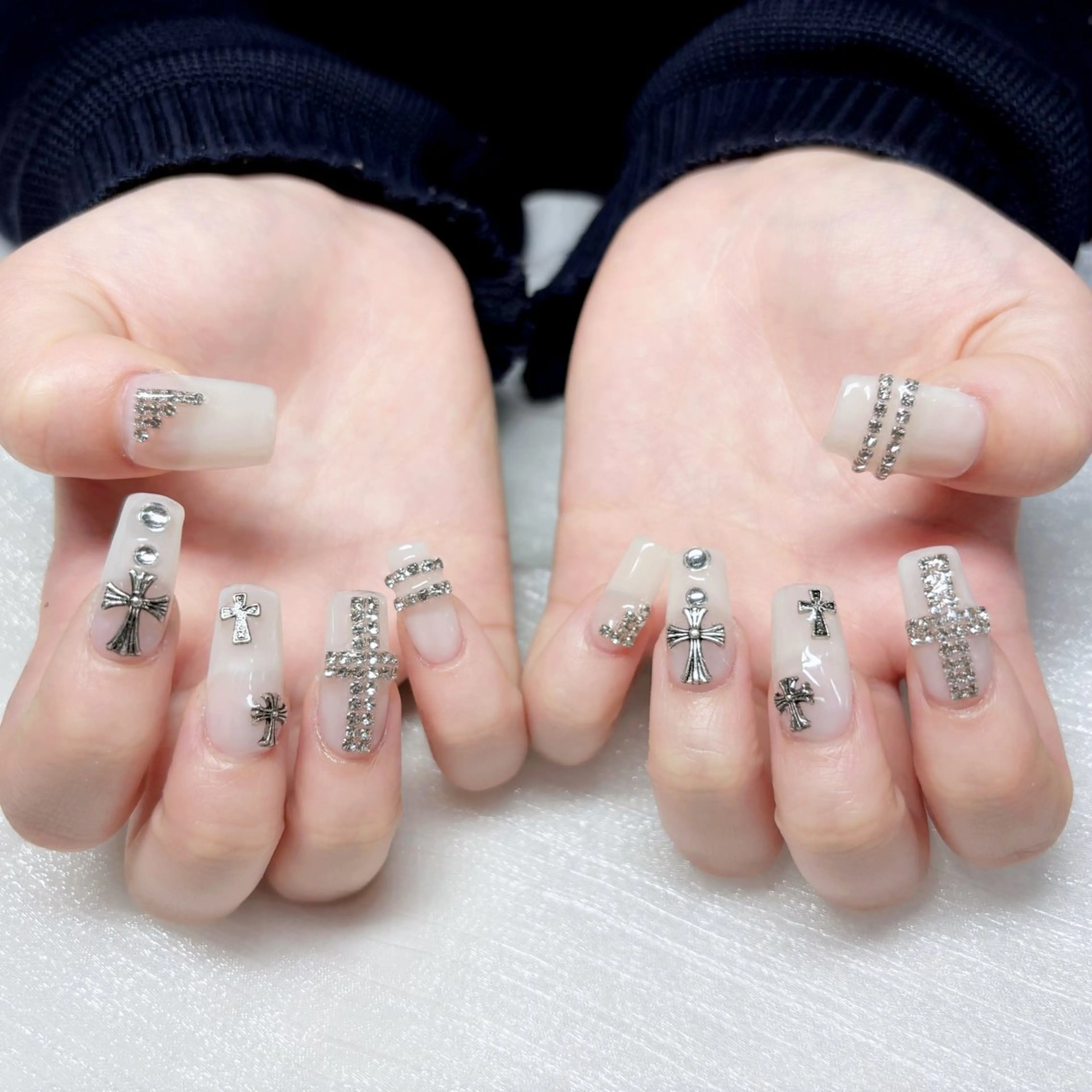 ネイル ハンドネイル H3 Nail Tsuki🦋💙のネイルデザイン