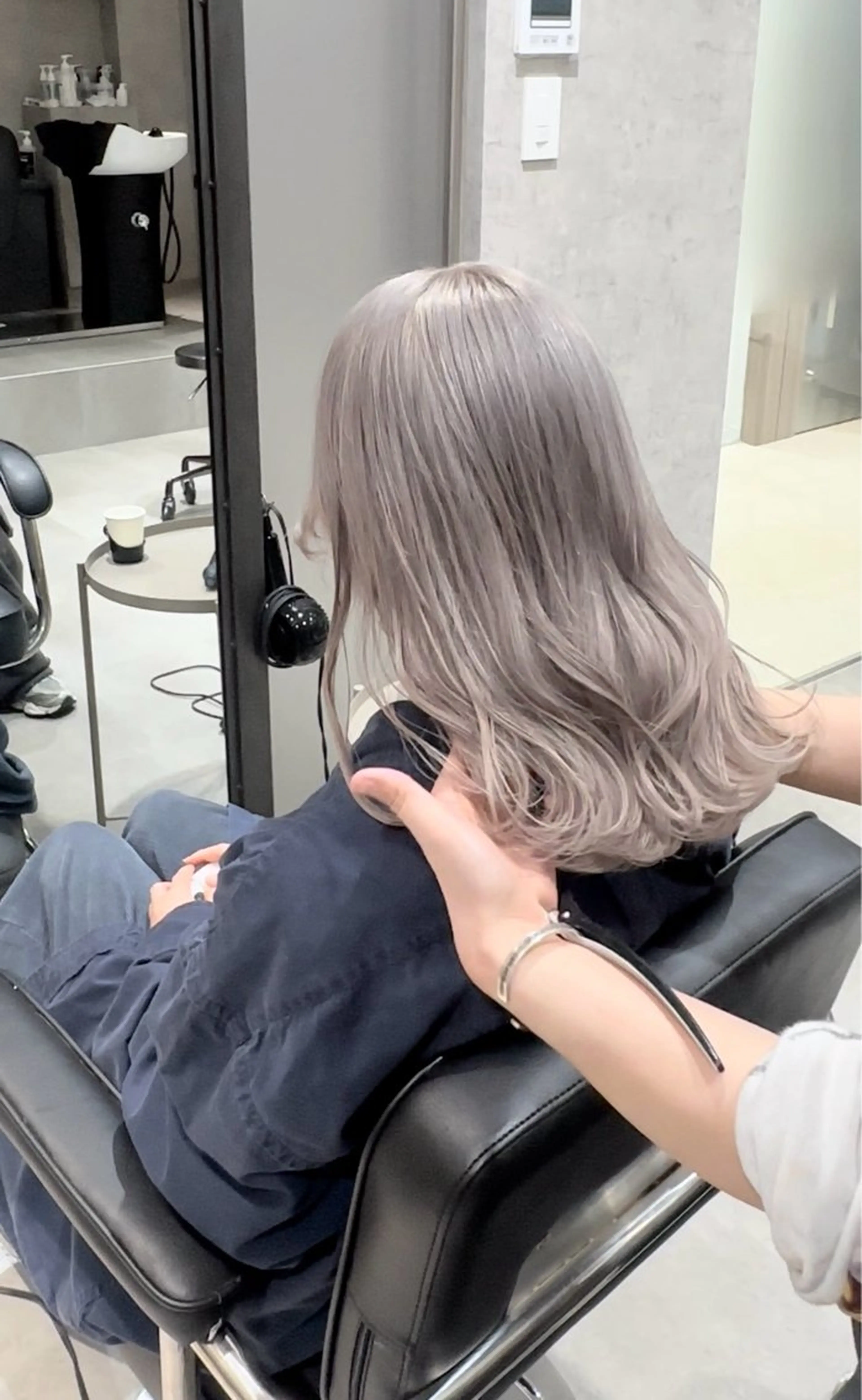 ミディアム NVEMO.【ベモ】所属・ミルクティーベージュ /まりん🥣のヘアスタイル