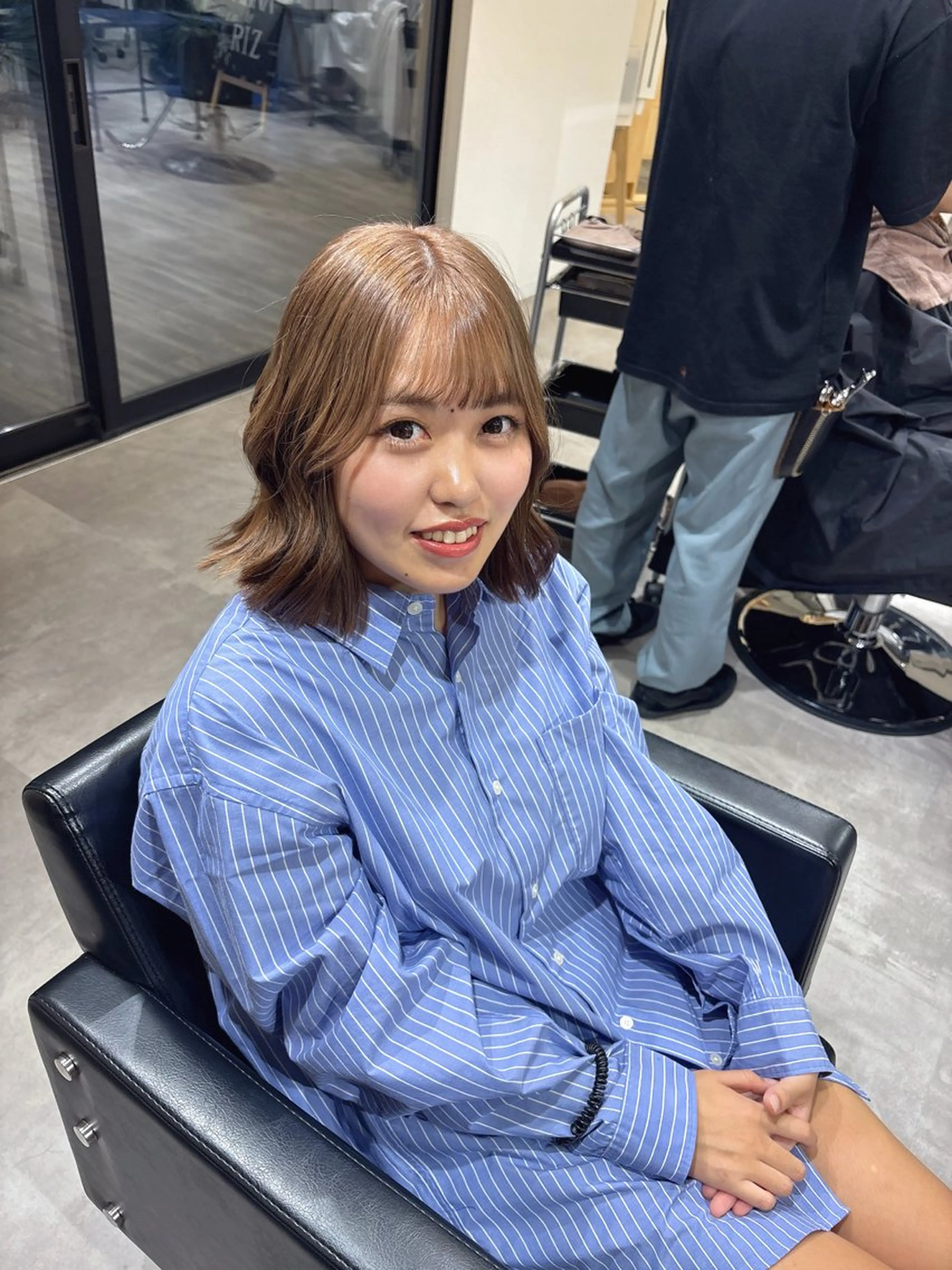 ミディアム 滑川 吏音のヘアスタイル