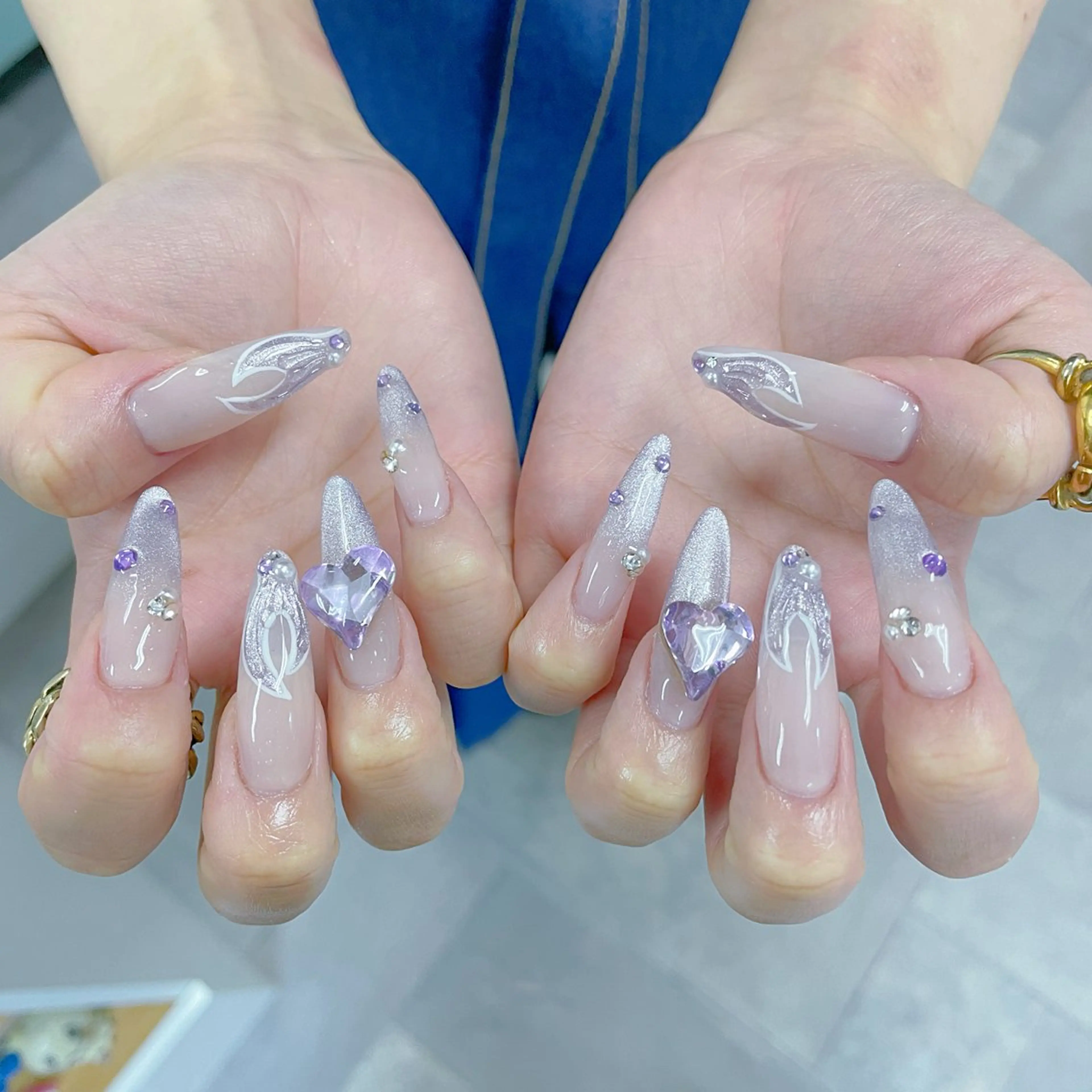 ネイル オーロラネイル フレンチネイル ガーリー ハート 韓国ネイル ハンドネイル Melody Nail所属・Melody 3D/スカルプ専門店のネイルデザイン