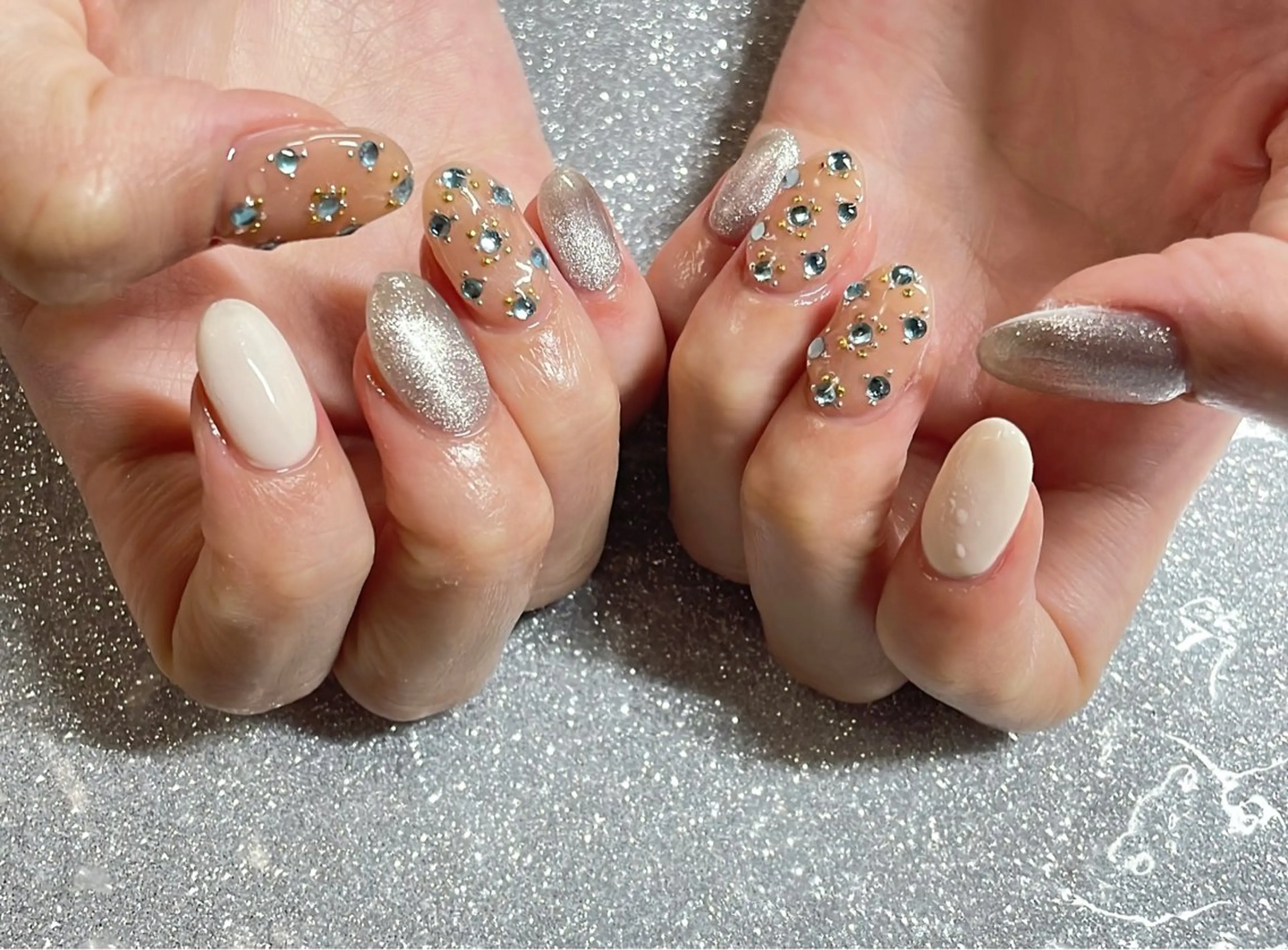 ネイル ハンドネイル VIERU 🌈🎀💖のネイルデザイン