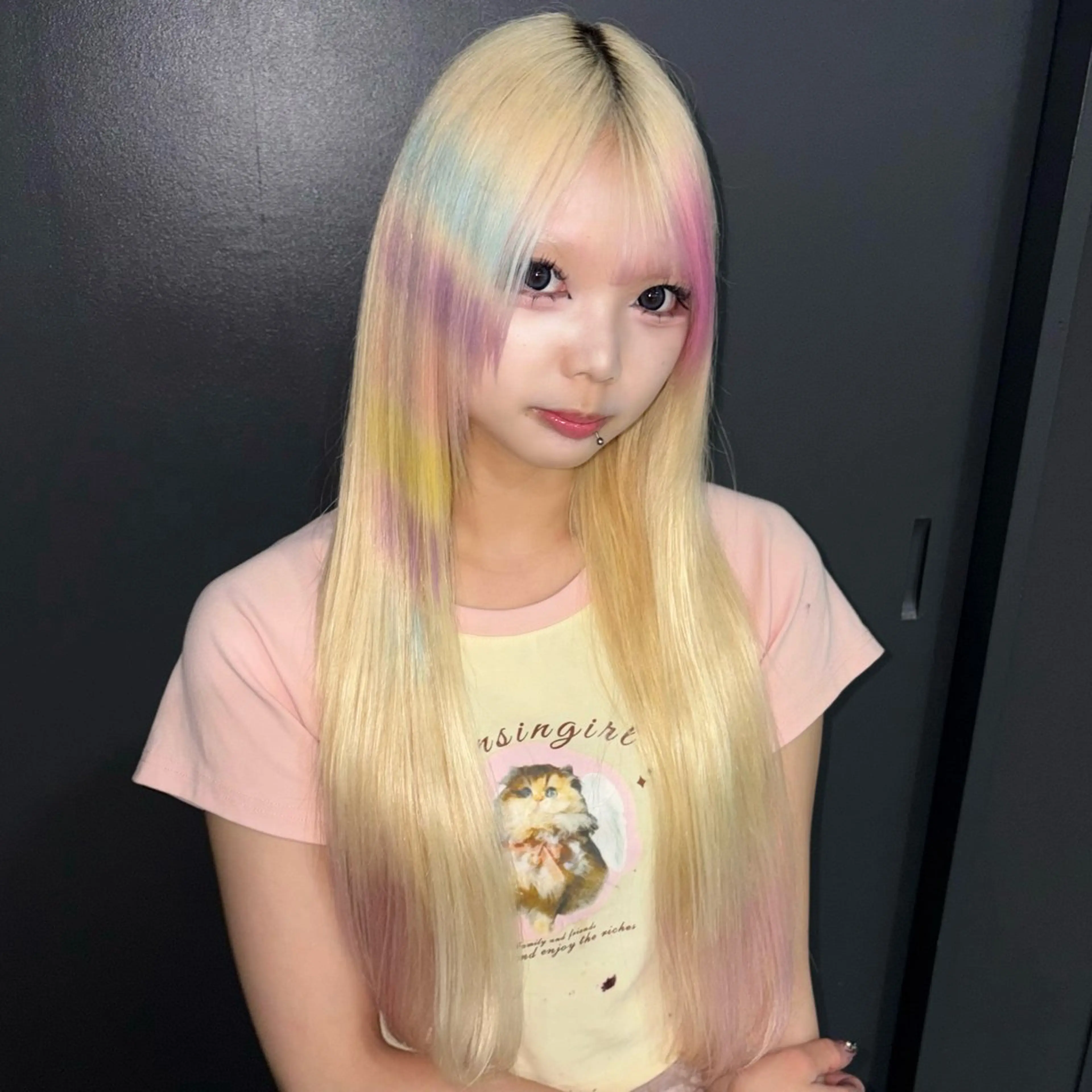 ロング カラー シールエクステ ブリーチ ケアブリーチ ハイトーンカラー エクステ ヘアカラー ★デザインカラー ハイトーン ももか★のヘアスタイル